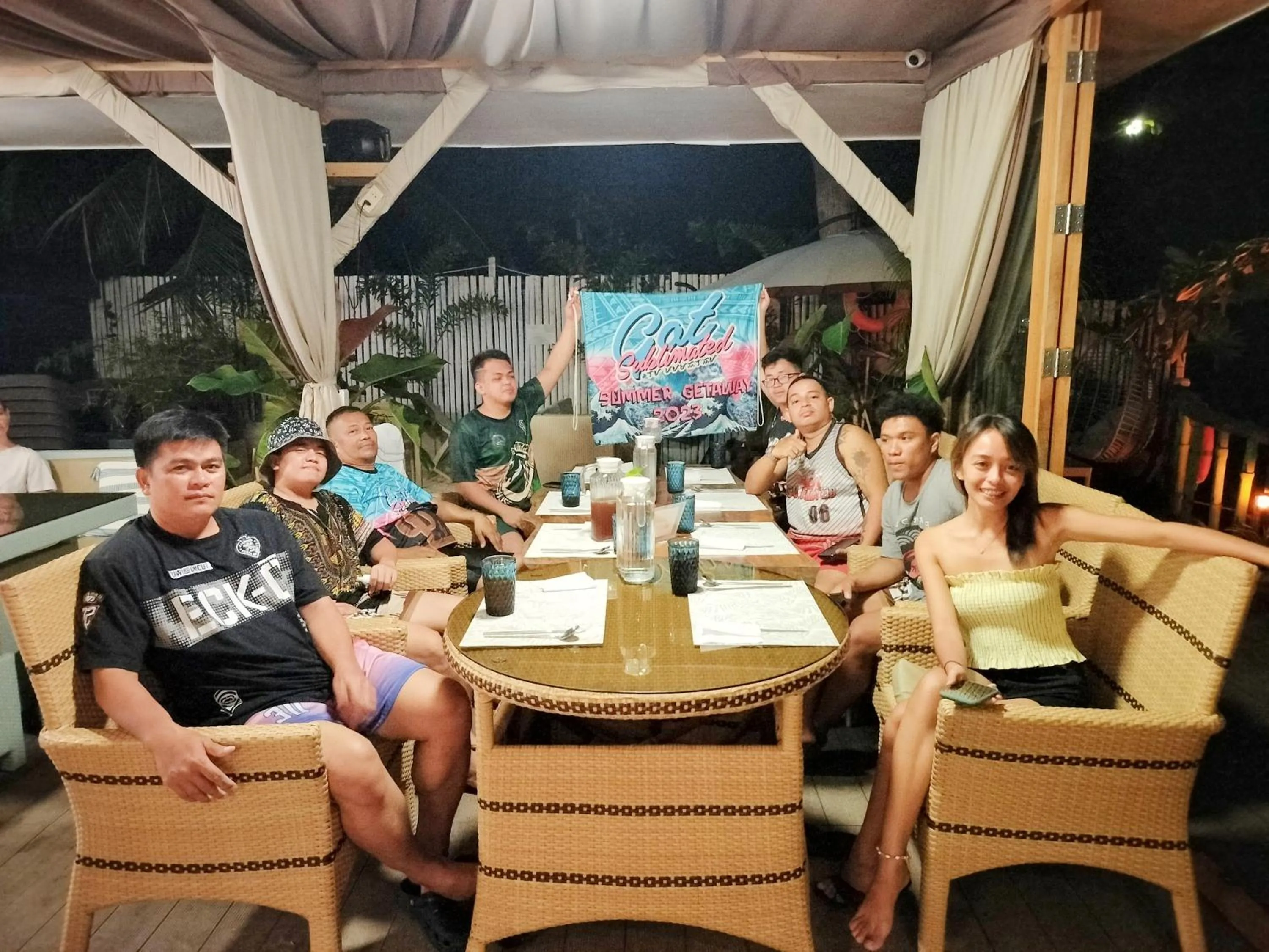 Restaurant/places to eat in Swakihan Guest House