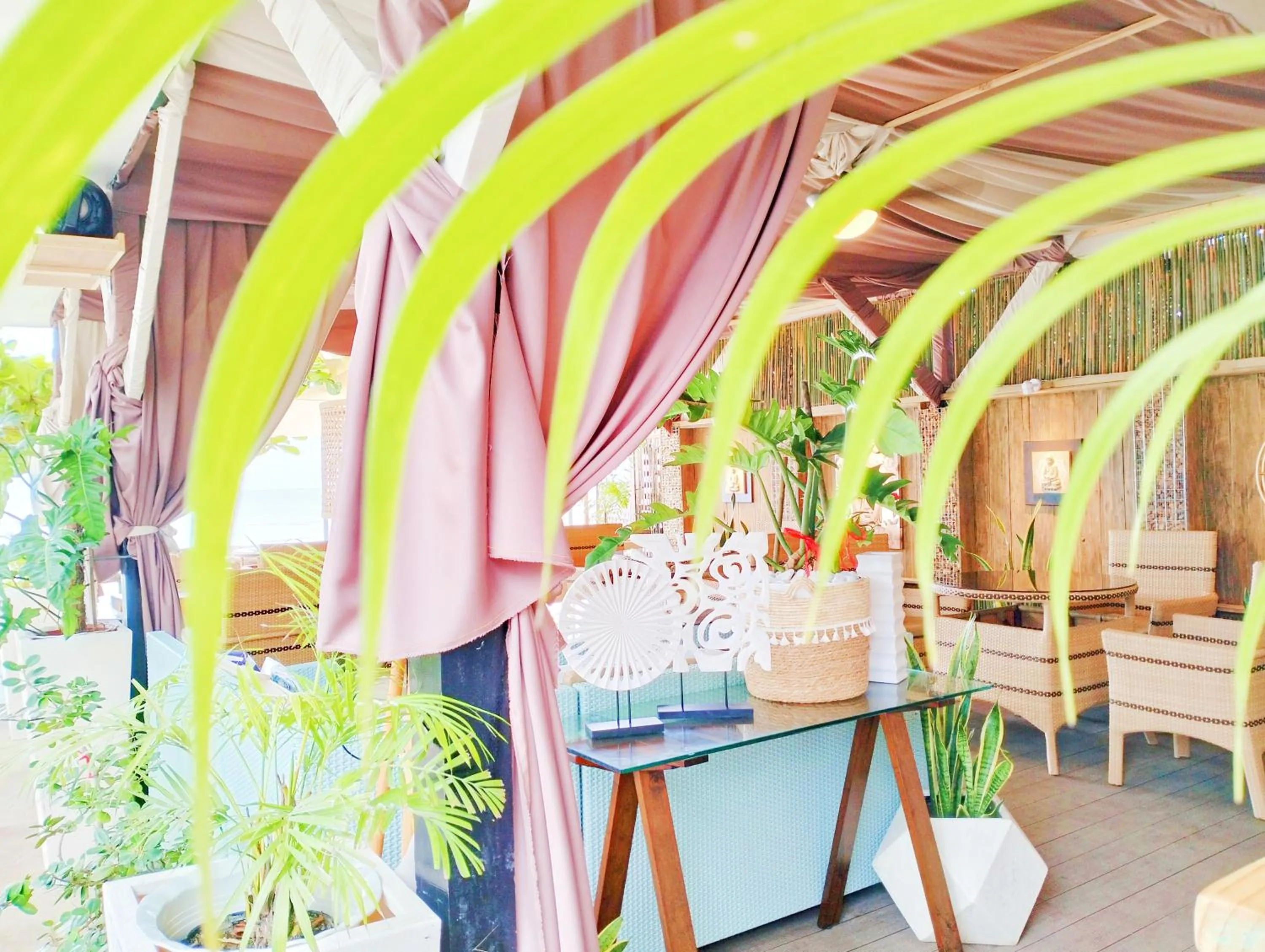 Restaurant/places to eat in Swakihan Guest House