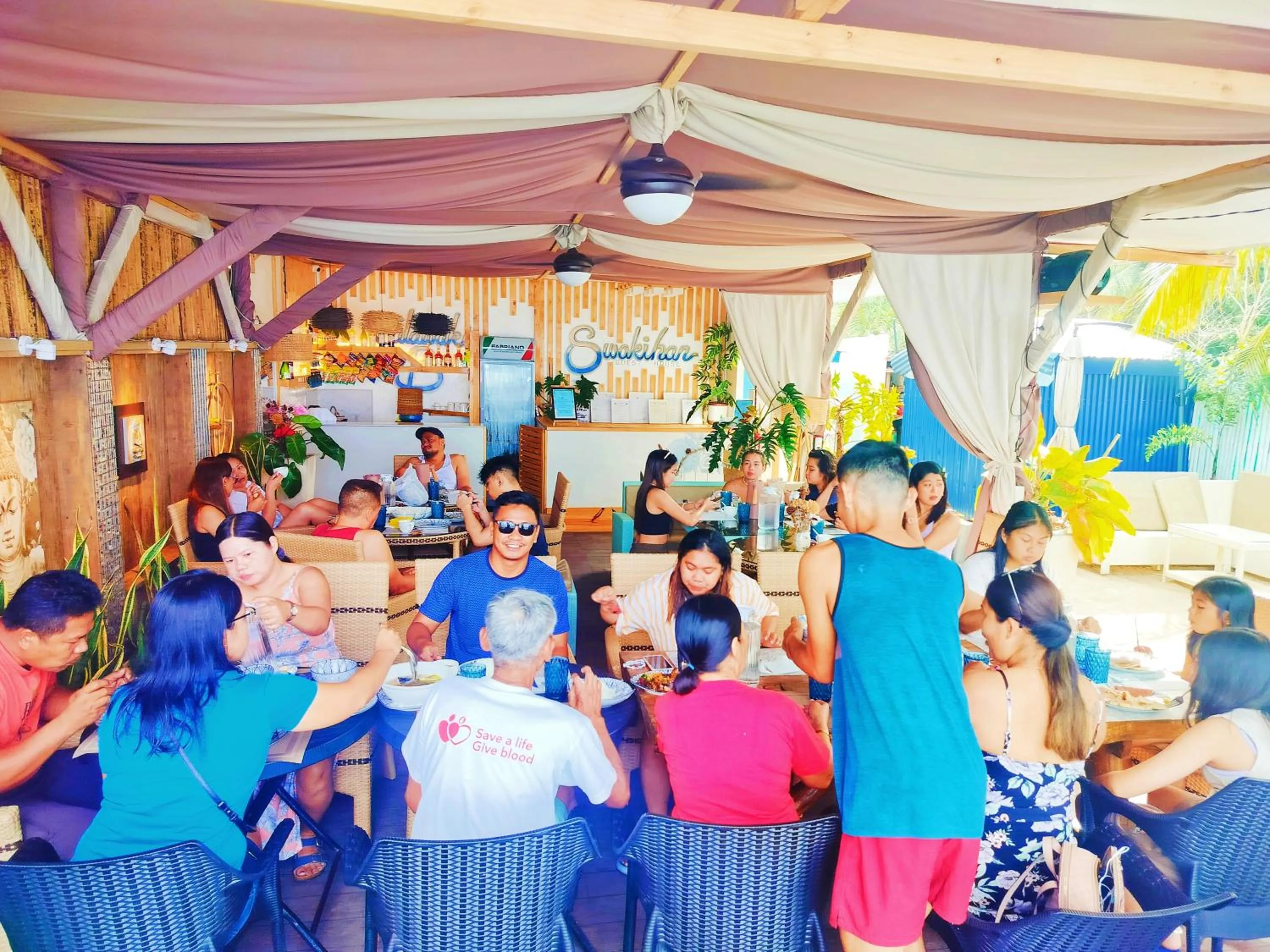 Restaurant/places to eat in Swakihan Guest House