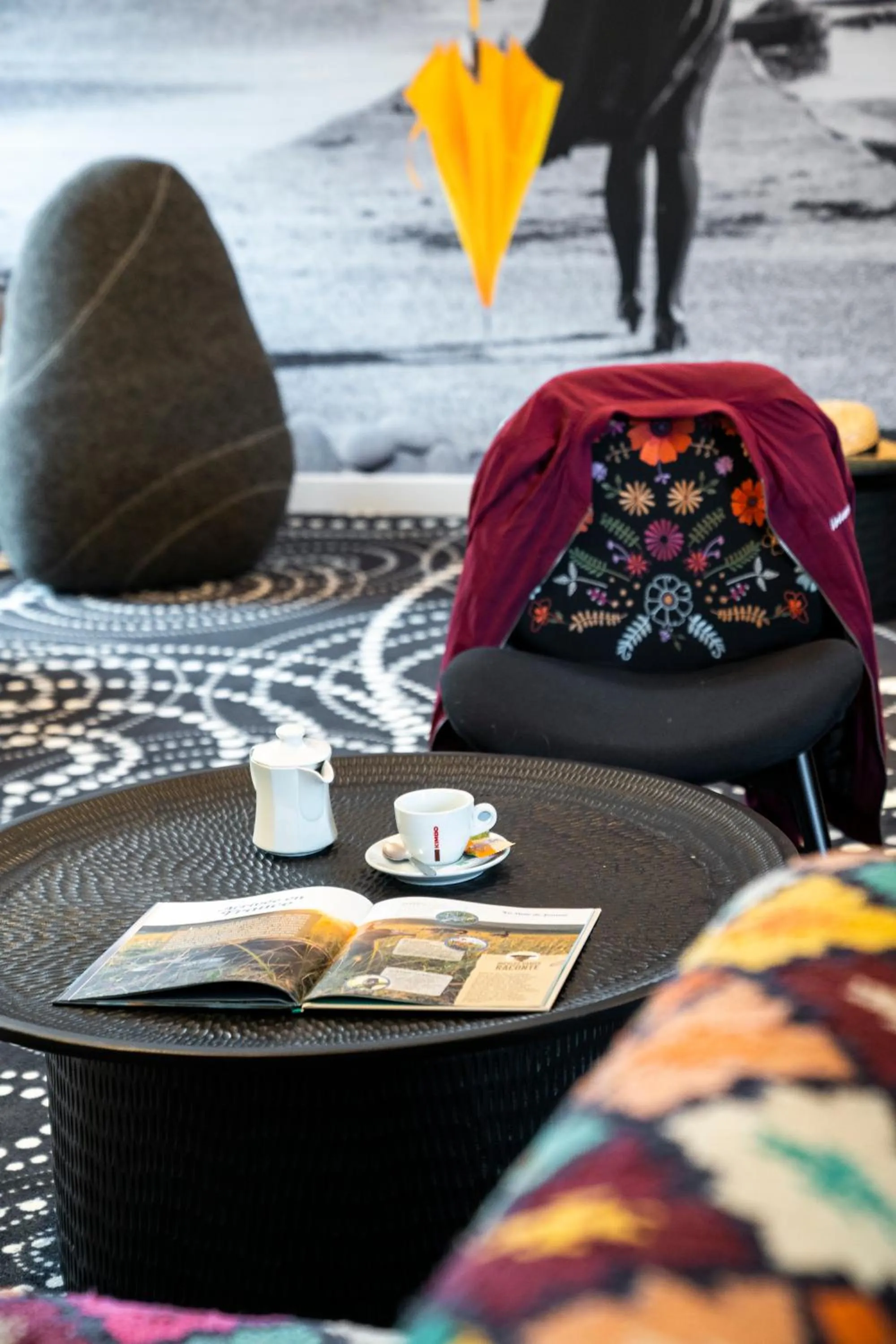 Lobby or reception in ibis Styles Saint Brieuc Plerin