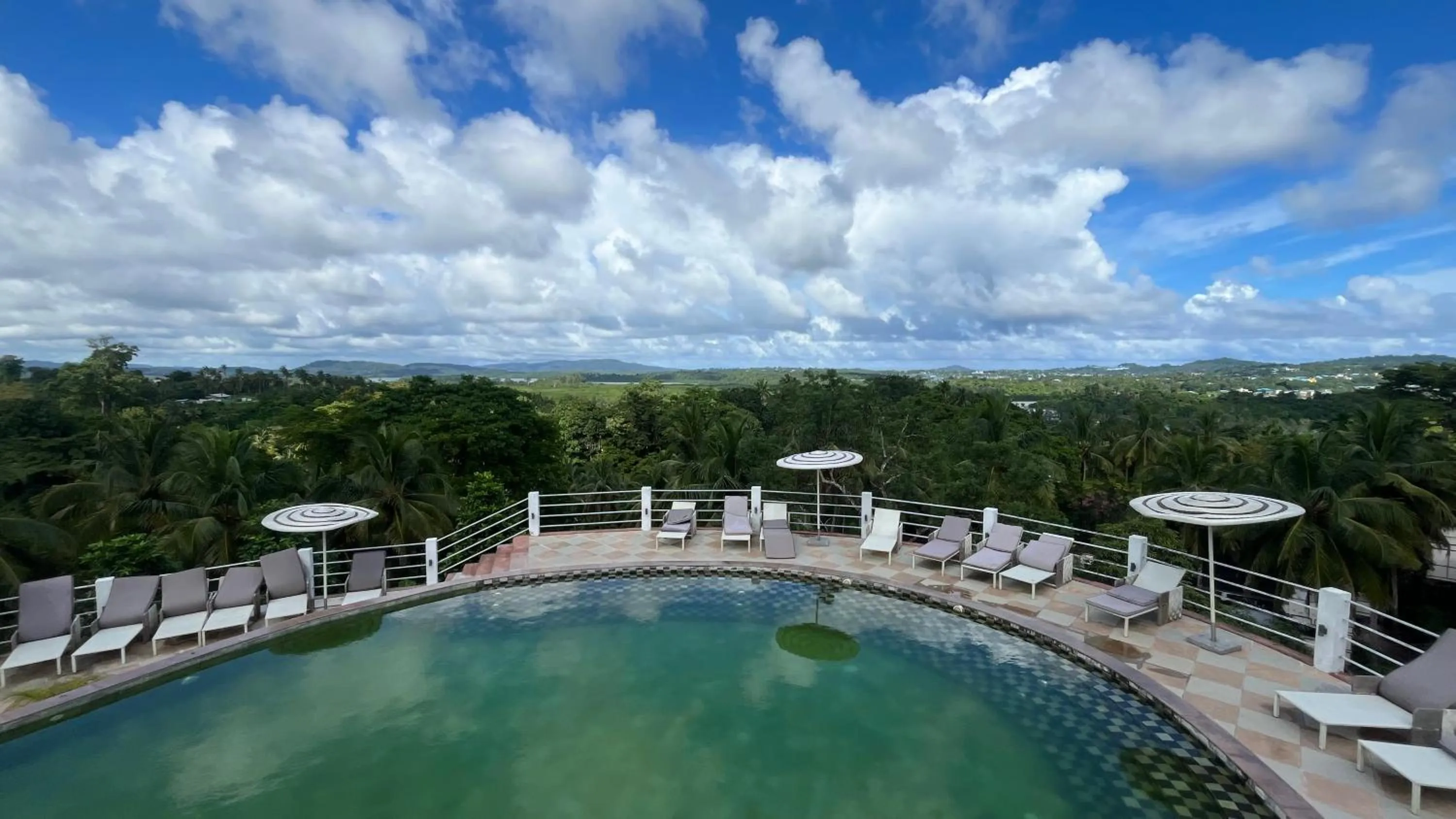Swimming pool in Clarks Exotica Island House, Portblair
