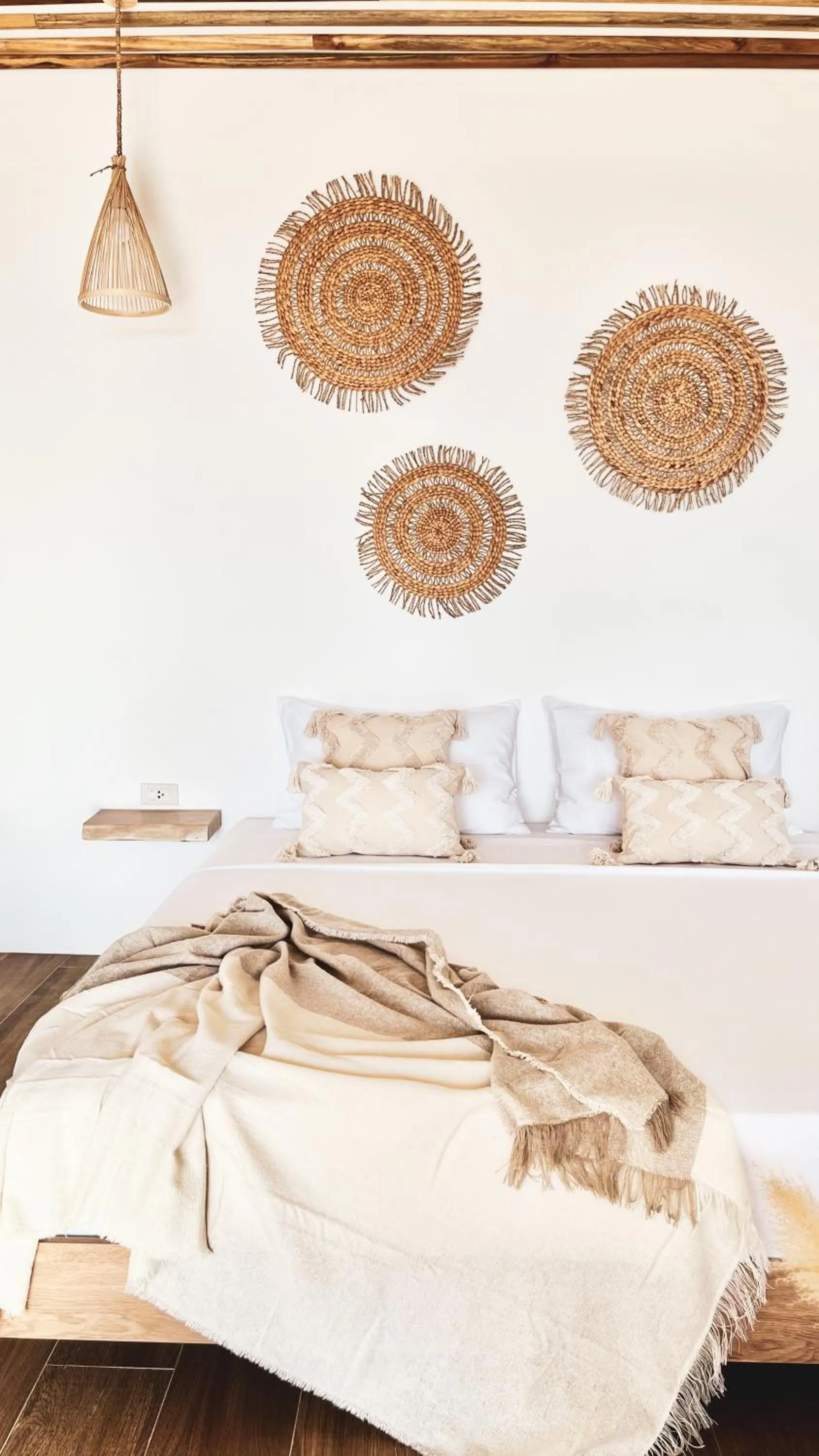 Bed in Mayara pool villas - Adults only