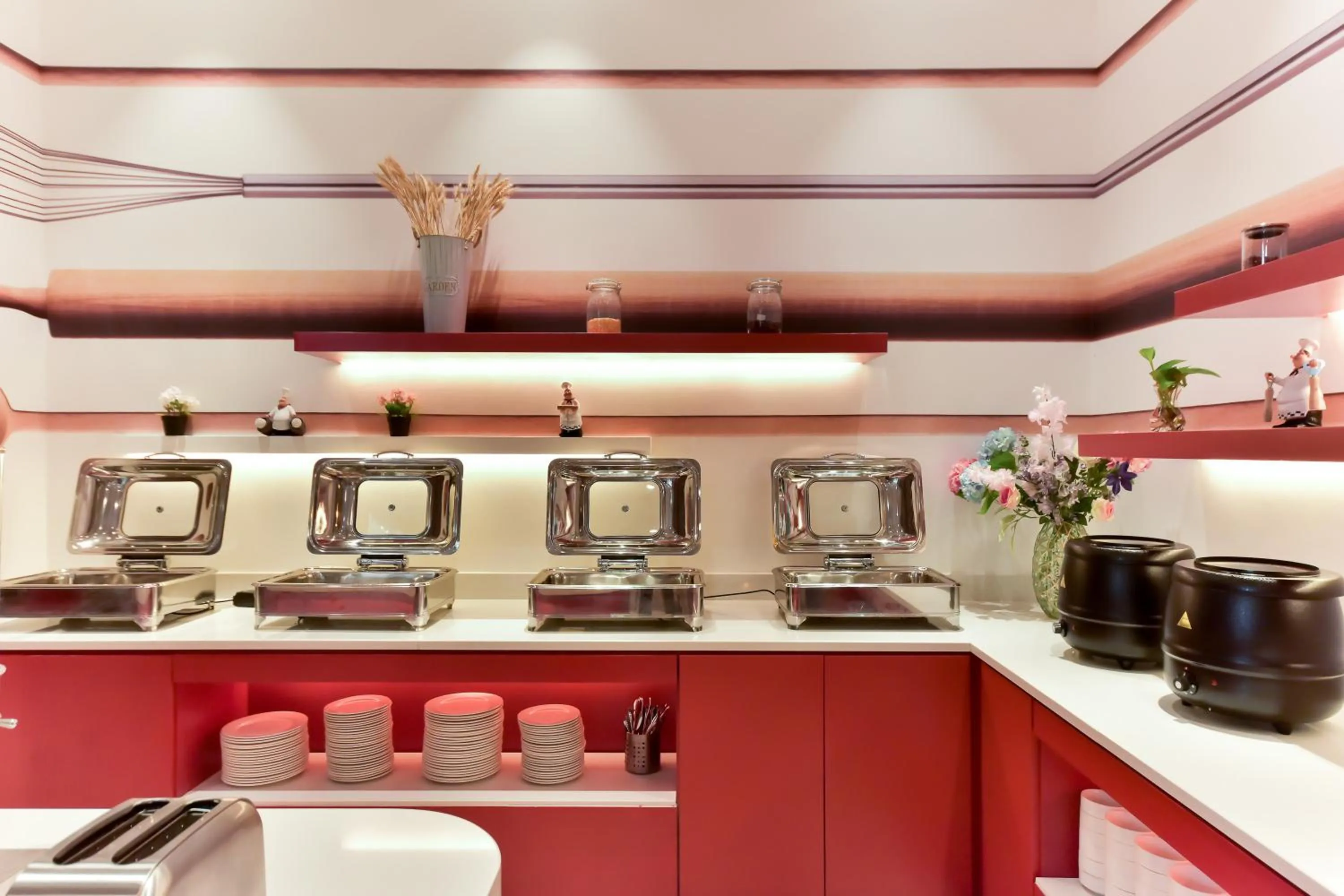 Kitchen/Kitchenette in Ibis Guangzhou Pazhou International Exhibition Center Hotel