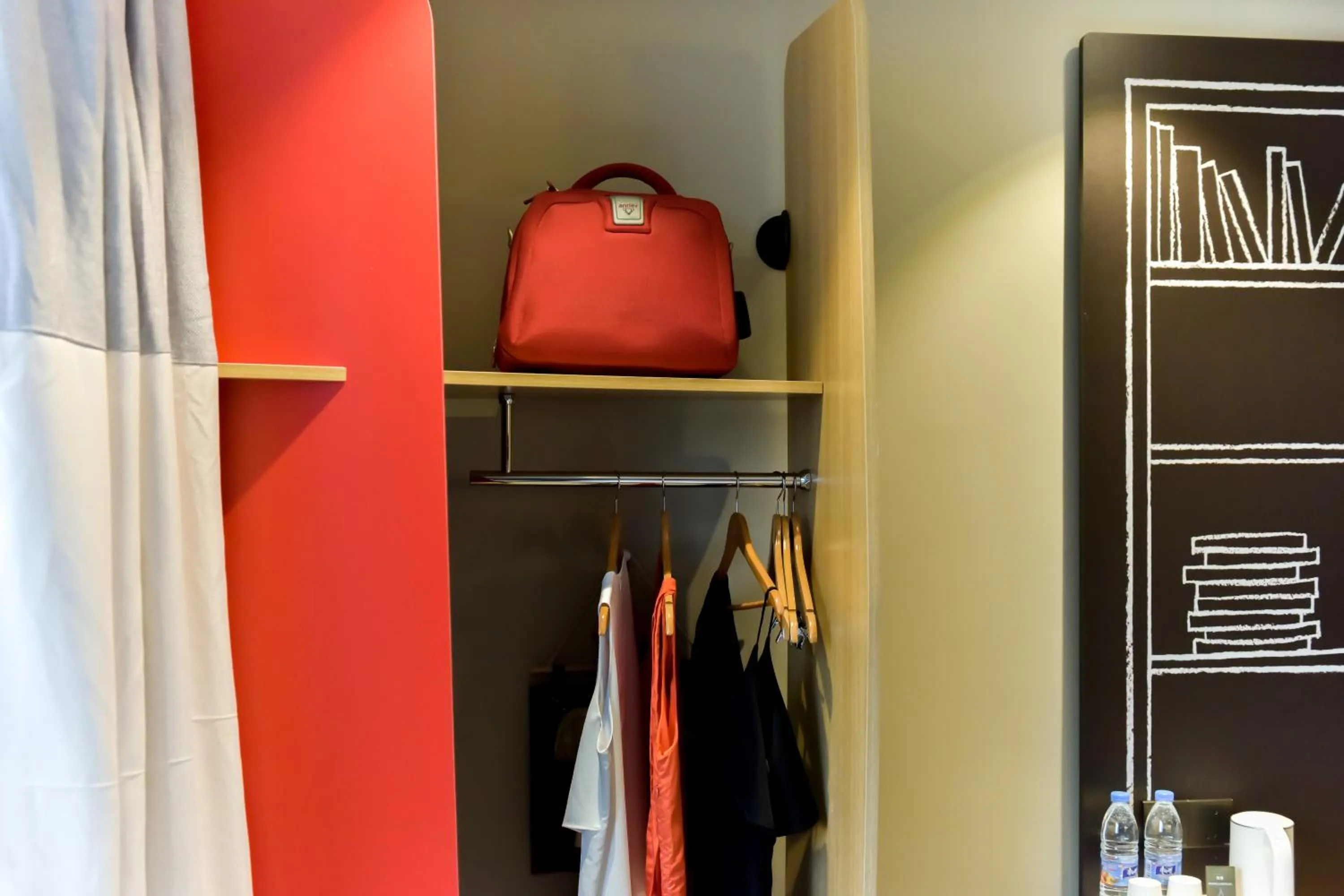 TV/Entertainment Center in Ibis Guangzhou Pazhou International Exhibition Center Hotel