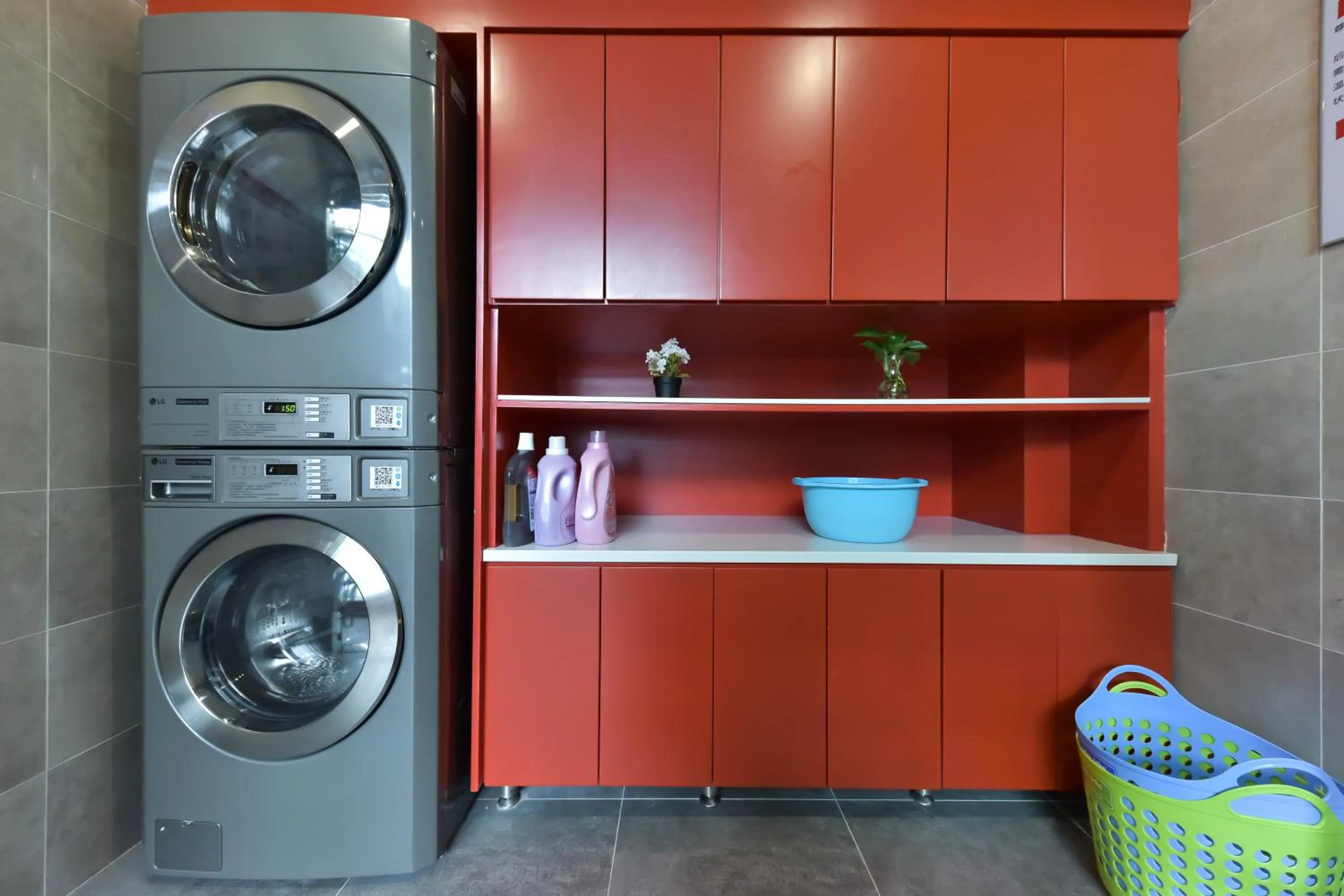Kitchen/Kitchenette in Ibis Guangzhou Pazhou International Exhibition Center Hotel