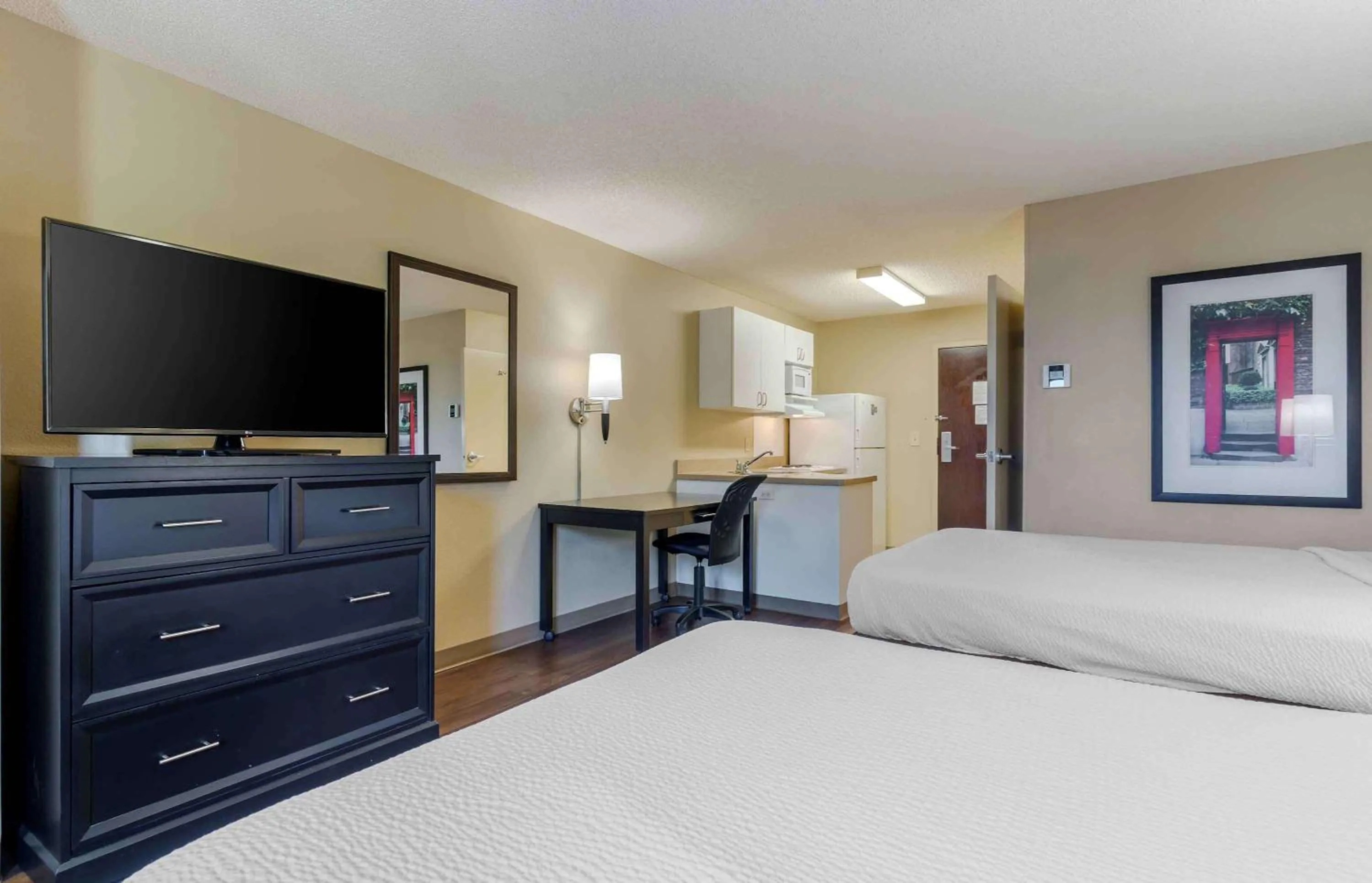 Bedroom, Bed in Extended Stay America Suites - San Jose - Santa Clara
