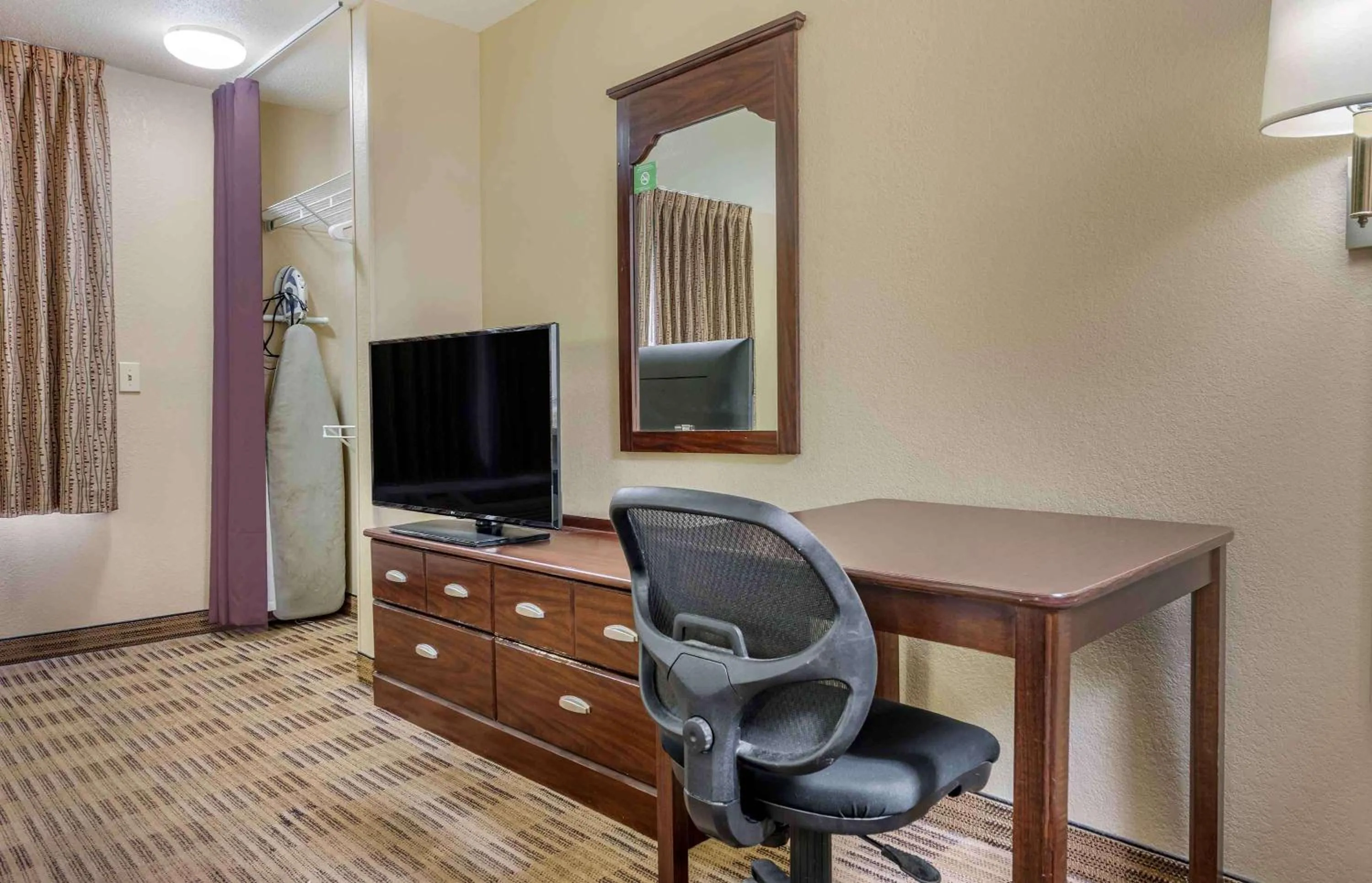 Bedroom in Extended Stay America Suites - San Jose - Santa Clara