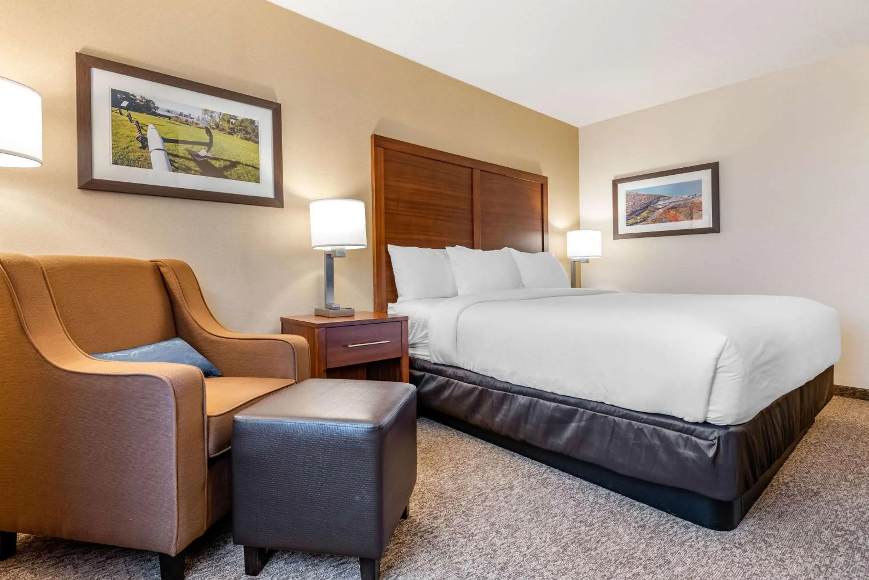 Bedroom, Bed in Comfort Inn & Suites