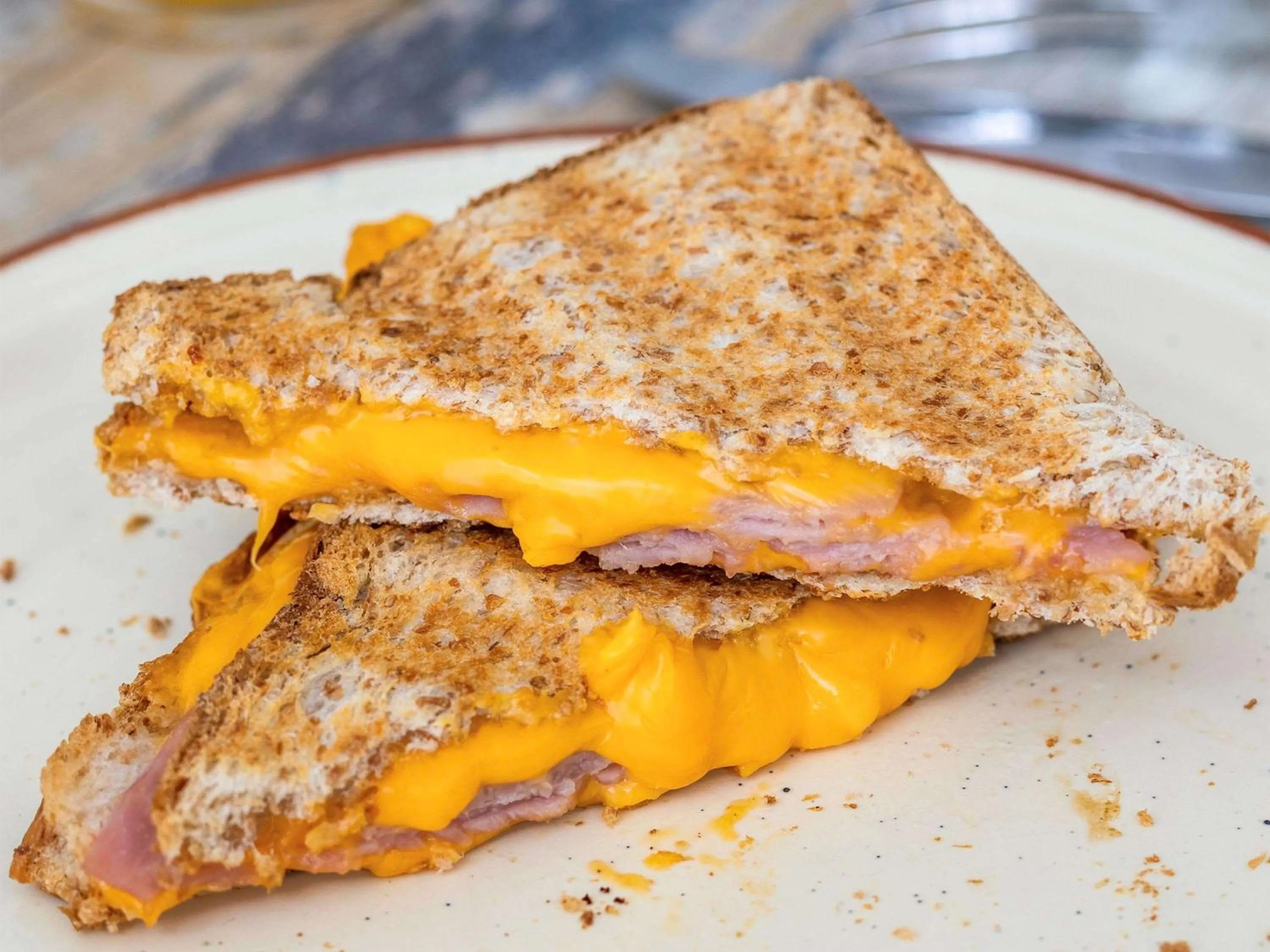 Restaurant/places to eat in ibis Styles Honfleur Centre Historique