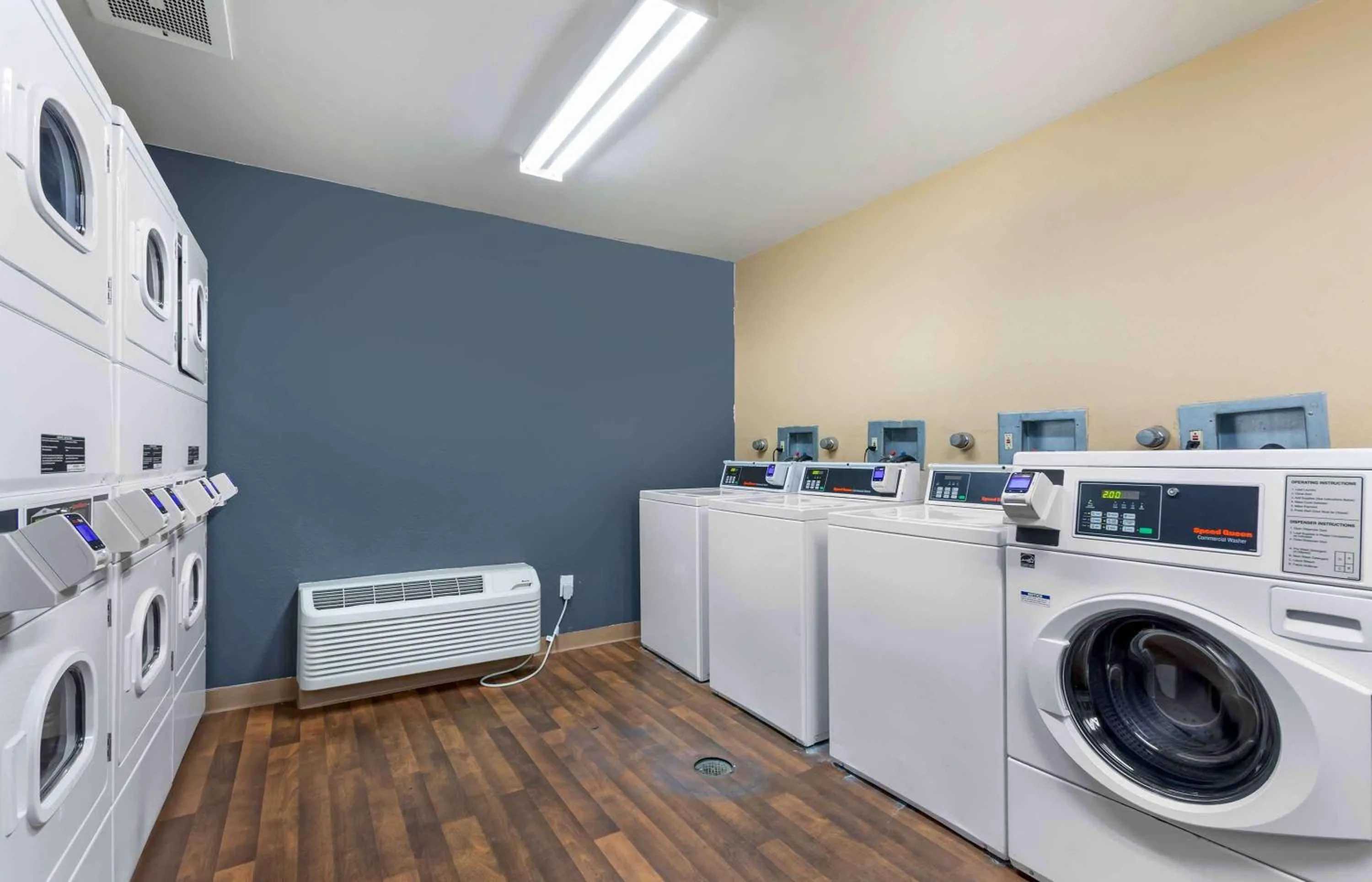 Property building in Extended Stay America Suites - Albuquerque - Rio Rancho