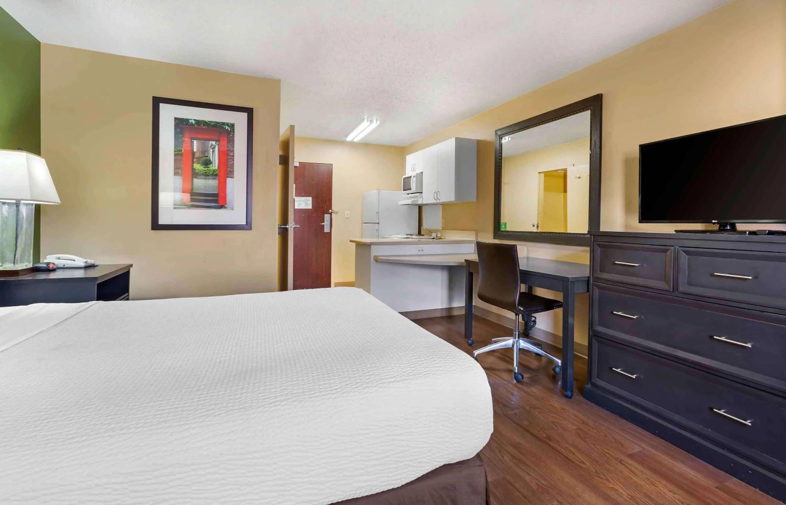 Bedroom in Extended Stay America Suites - Albuquerque - Rio Rancho