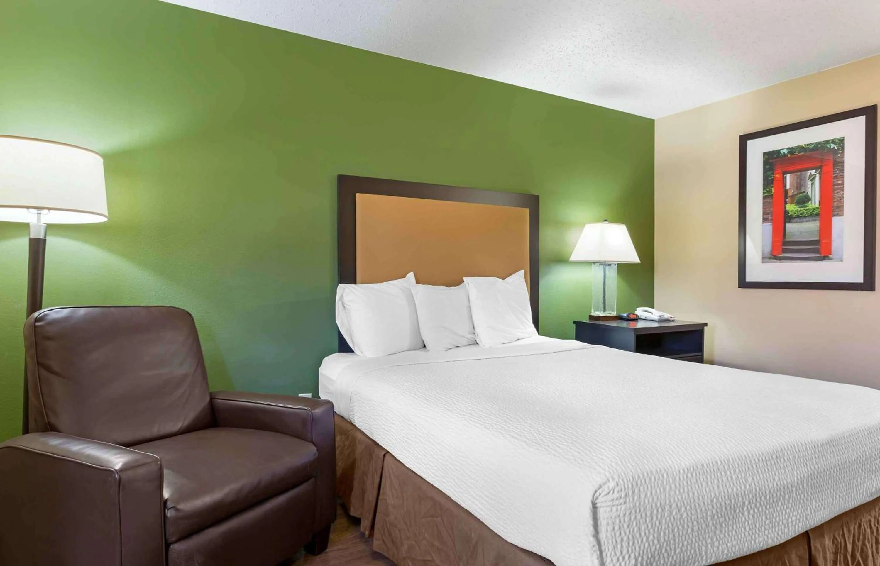 Bedroom, Bed in Extended Stay America Suites - Albuquerque - Rio Rancho
