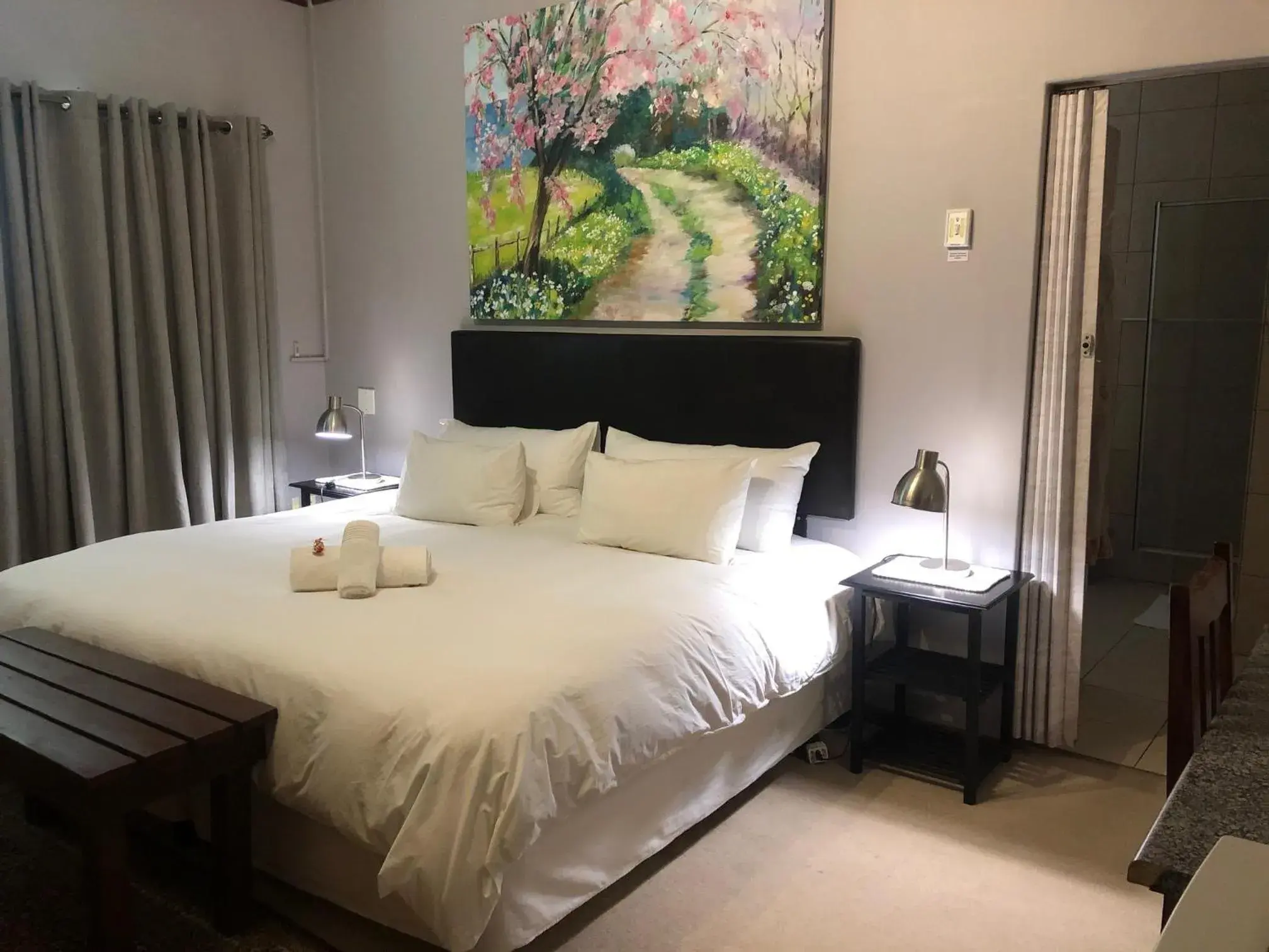 Deluxe King Room - single occupancy in Kliprand Guest House Deluxe King Room - single occupancy in Kliprand Guest House