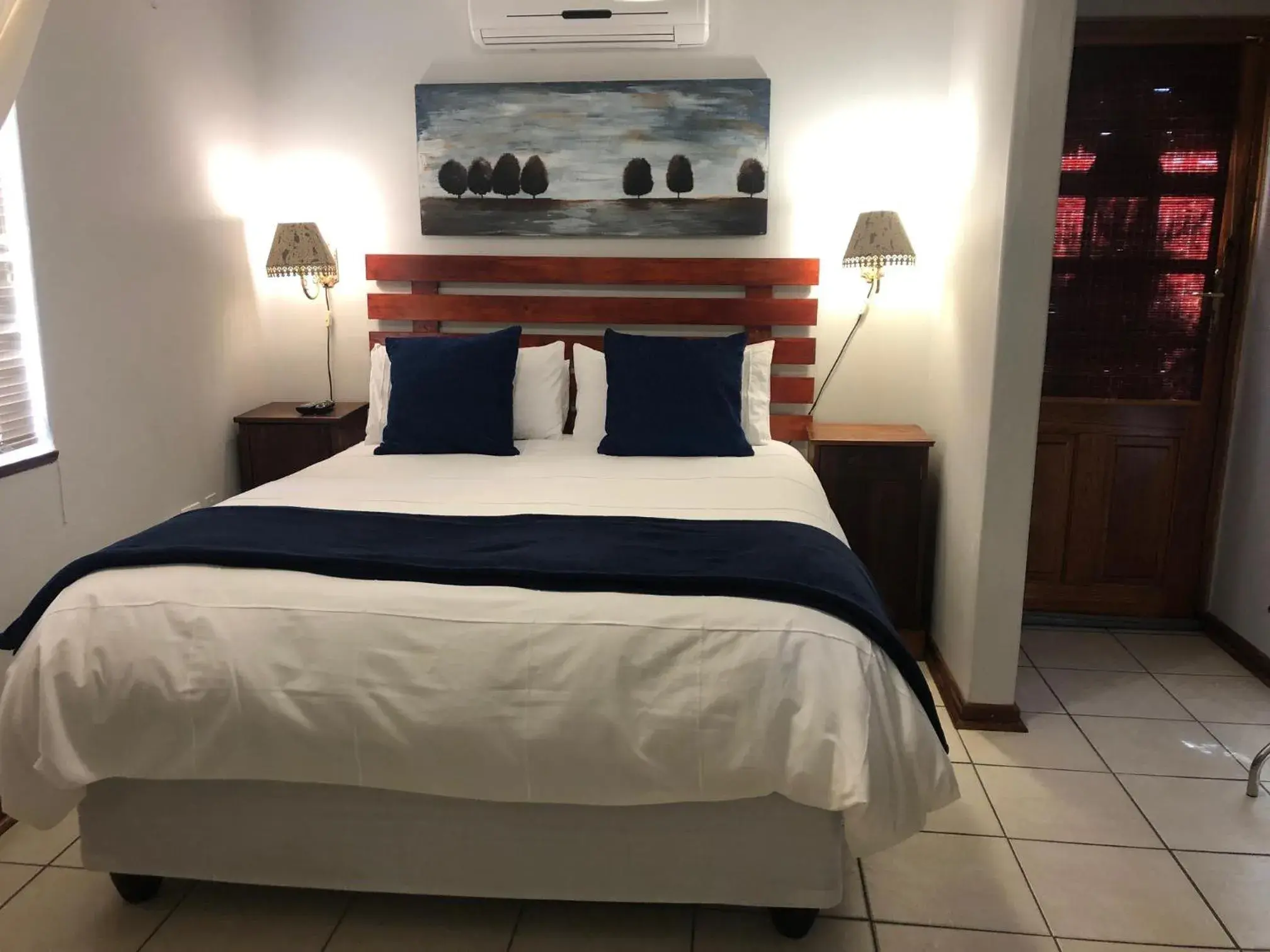 Deluxe Queen Room in Kliprand Guest House Deluxe Queen Room in Kliprand Guest House