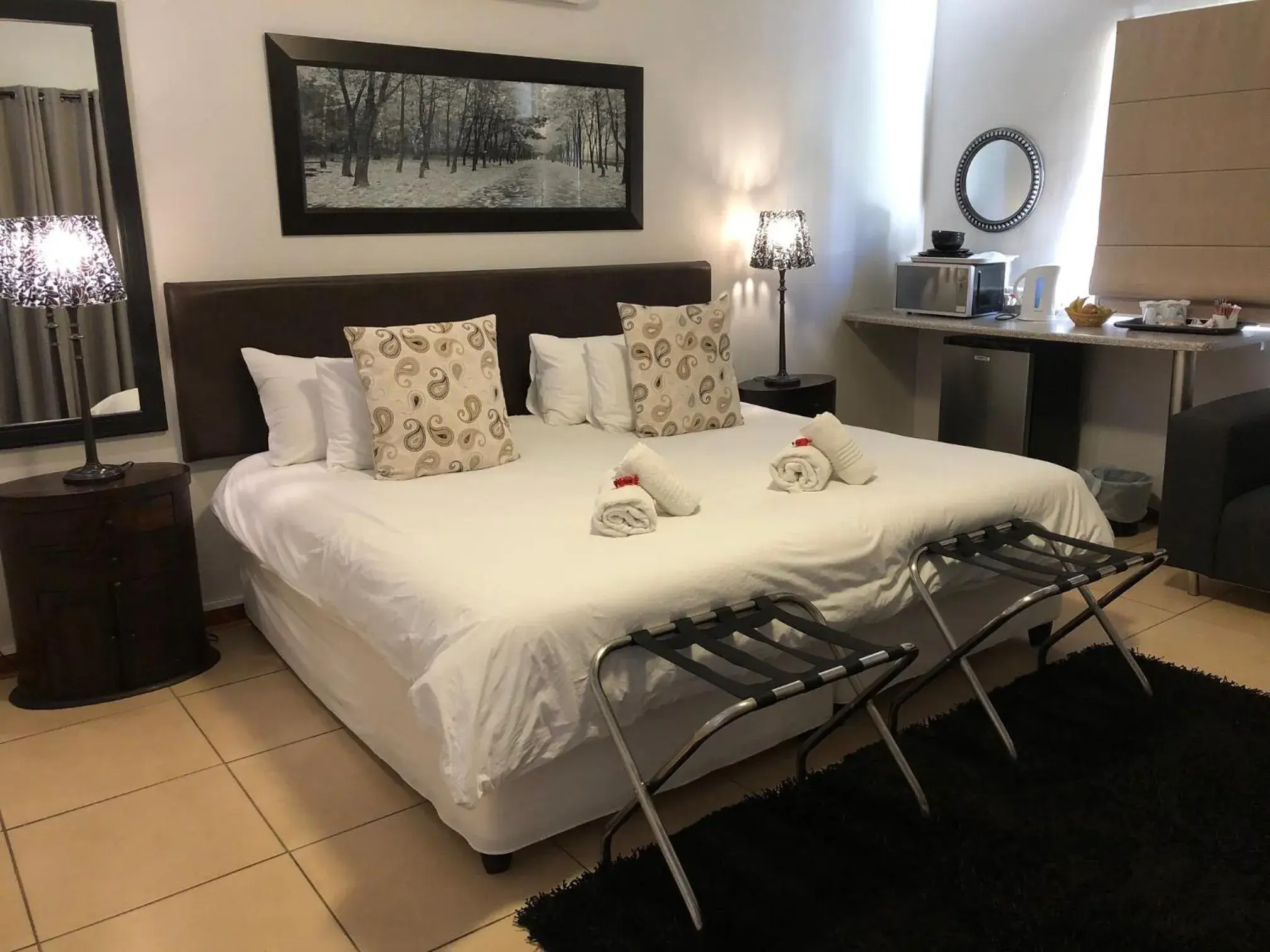 Standard King Room - single occupancy in Kliprand Guest House Standard King Room - single occupancy in Kliprand Guest House