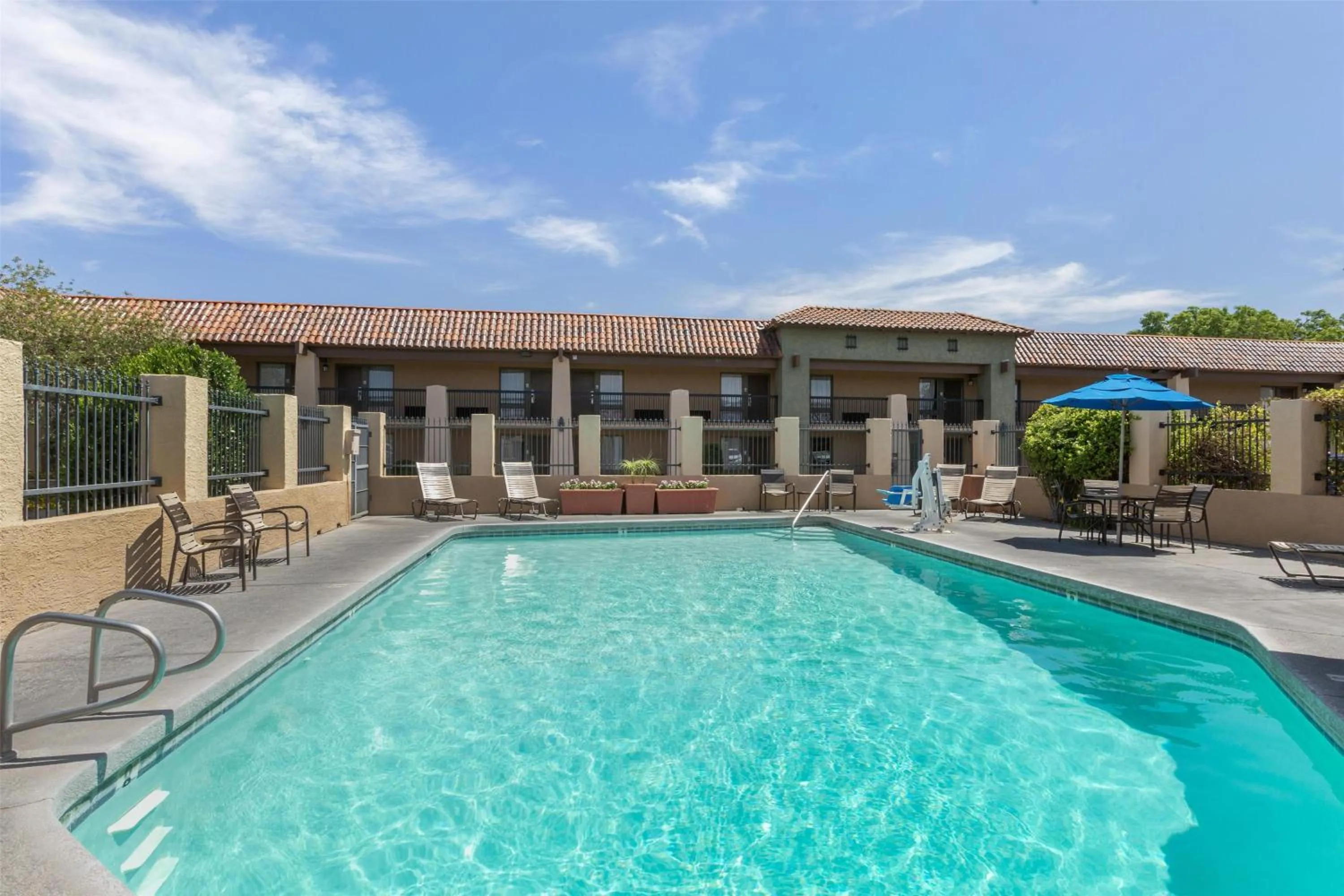 Pool view in Best Western Plus A Wayfarer's Inn & Suites