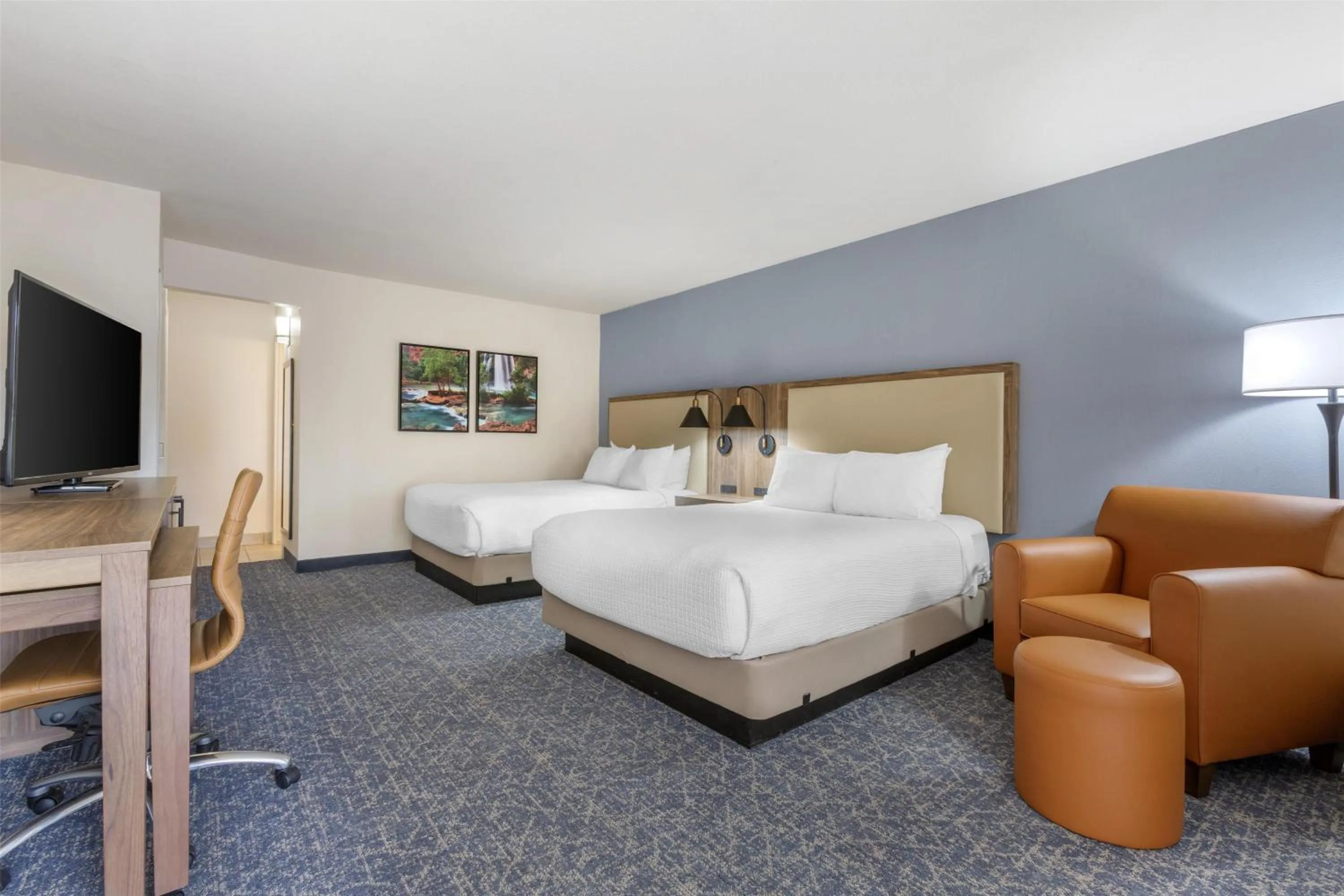 Photo of the whole room, Bed in Best Western Plus A Wayfarer's Inn & Suites