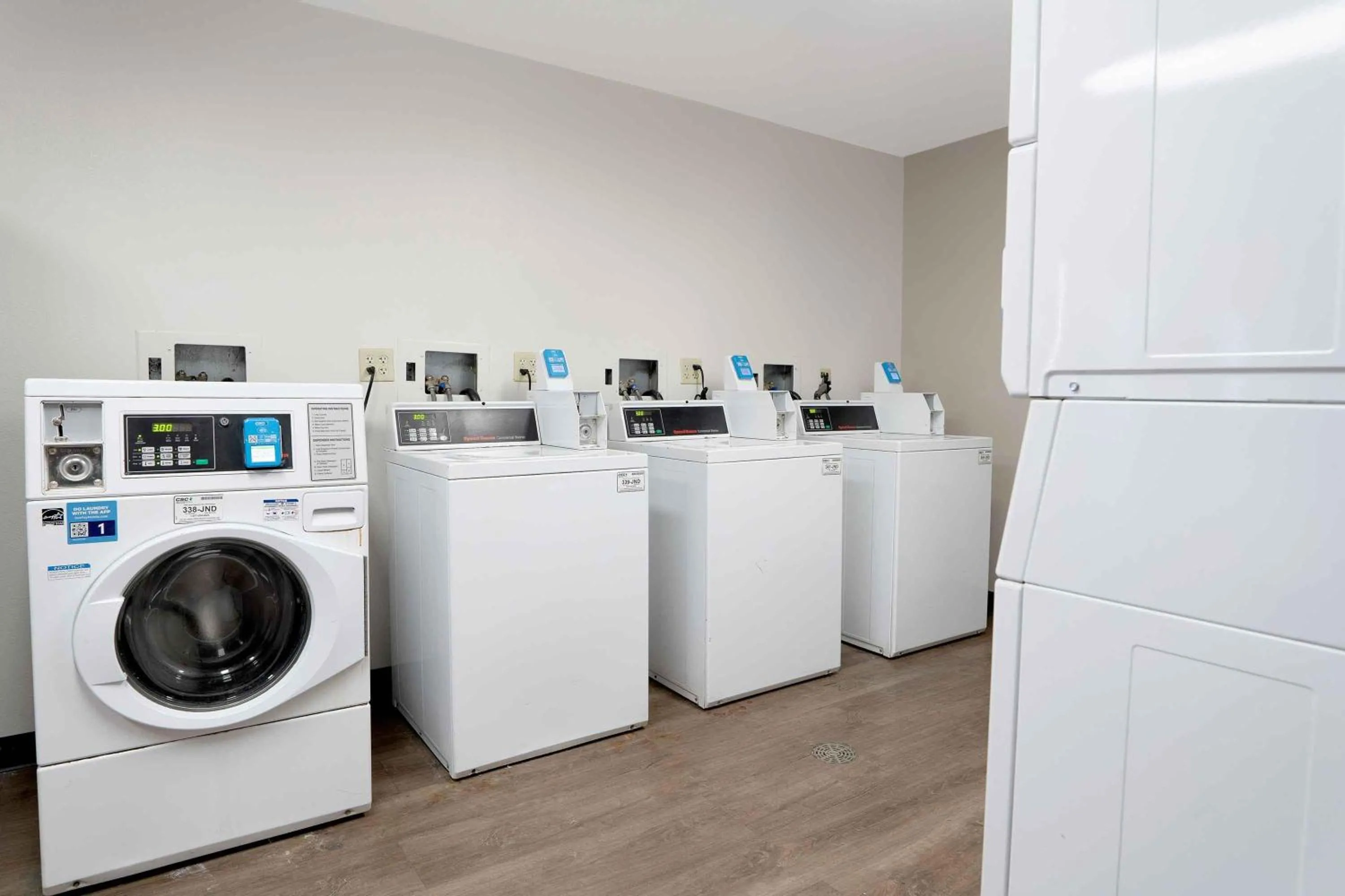 Property building in Extended Stay America Suites - Charleston - Mt Pleasant