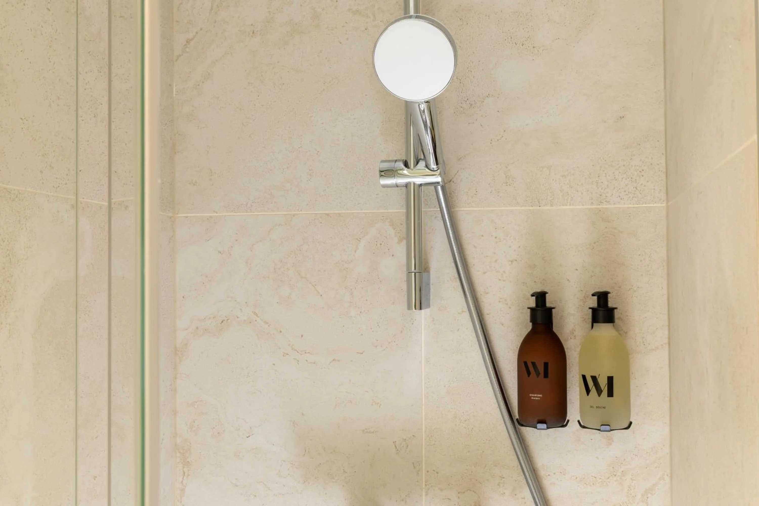 Shower in Hotel Observatoire Luxembourg