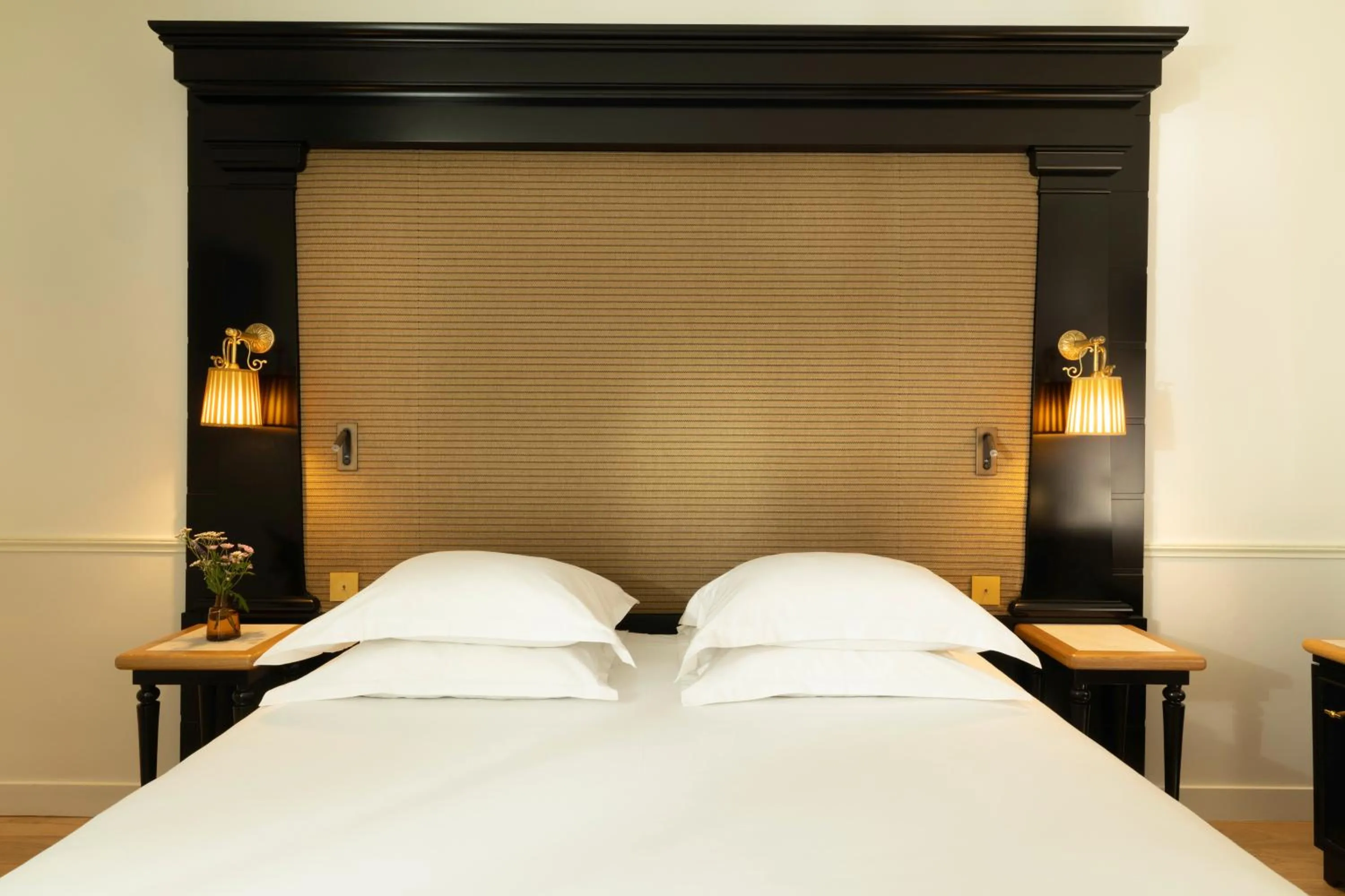 Bed in Hotel Observatoire Luxembourg