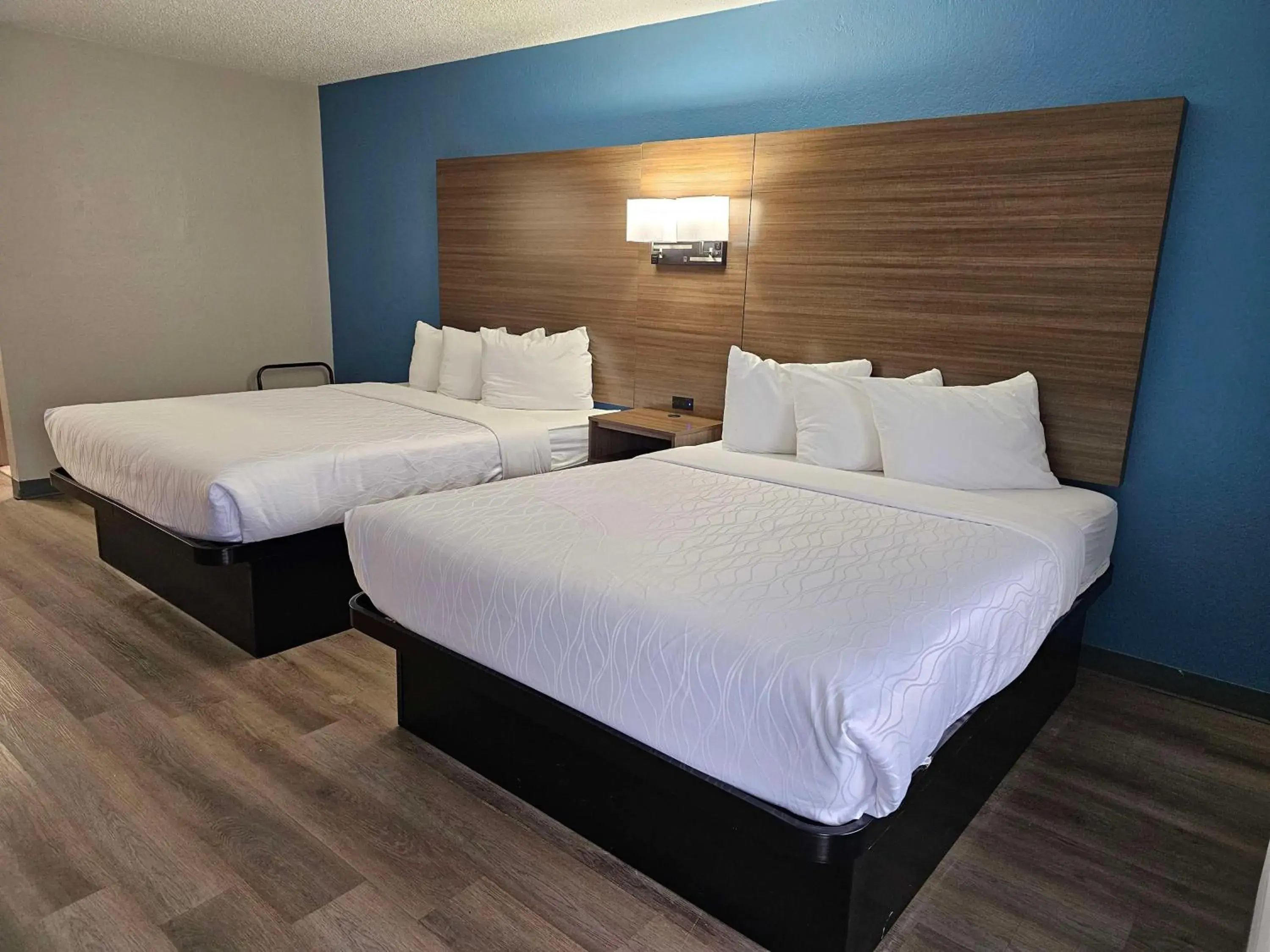 Queen Room with Two Queen Beds and Pool View - Non-Smoking in SureStay by Best Western Victoria Queen Room with Two Queen Beds and Pool View - Non-Smoking in SureStay by Best Western Victoria