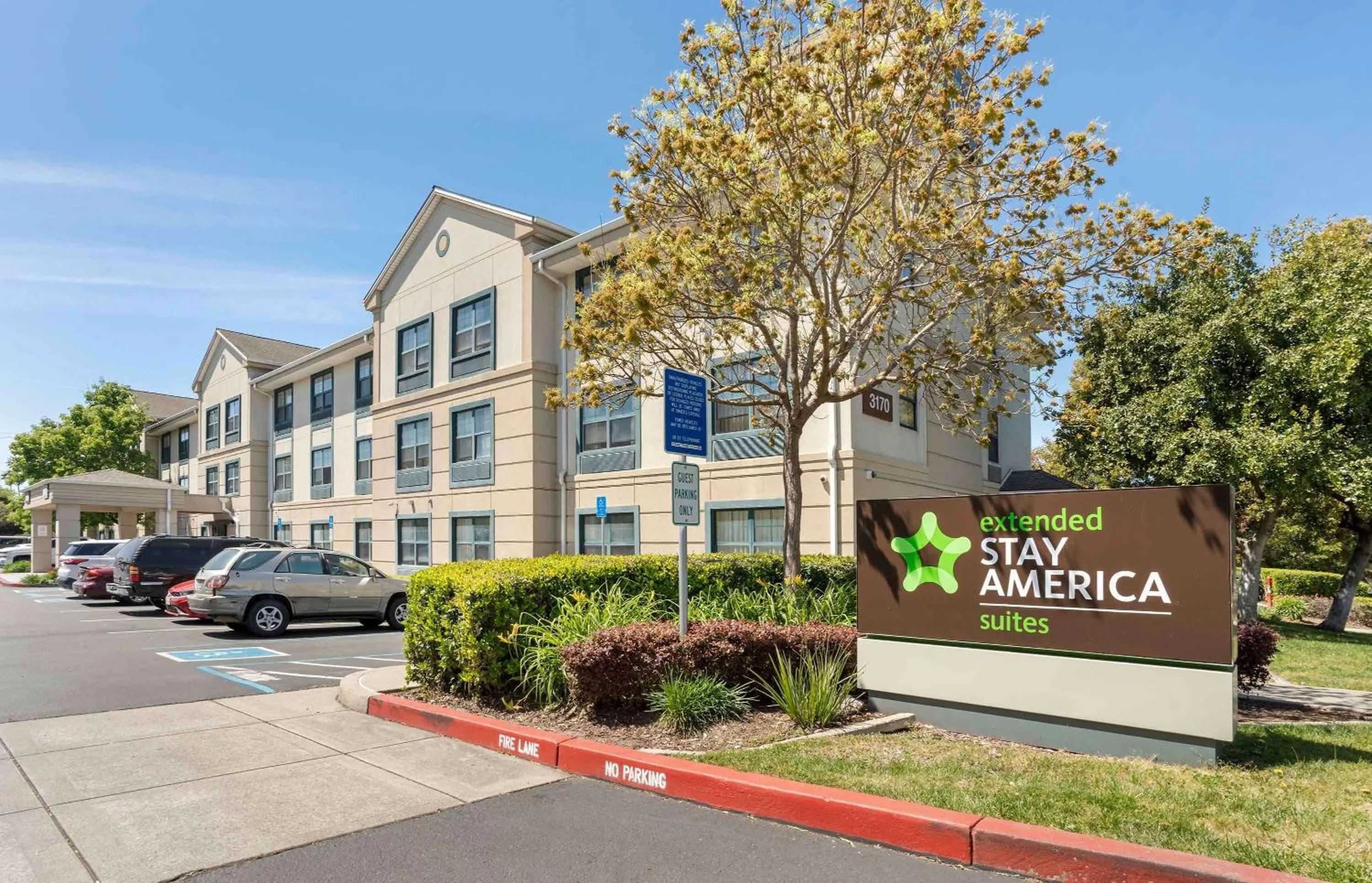 Property building in Extended Stay America Suites - Richmond - Hilltop Mall