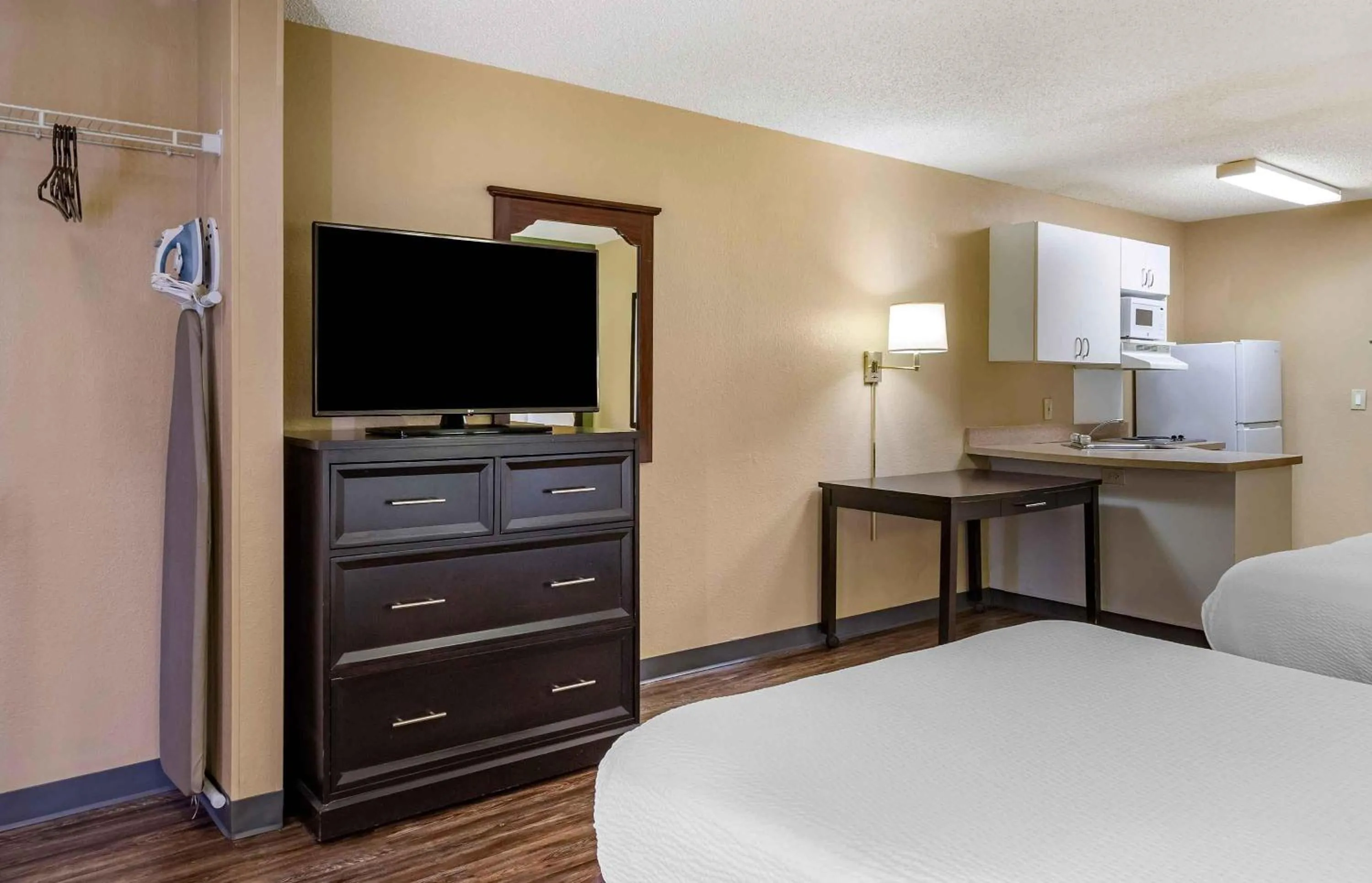 Bedroom, Bed in Extended Stay America Suites - Houston - Westchase - Richmond