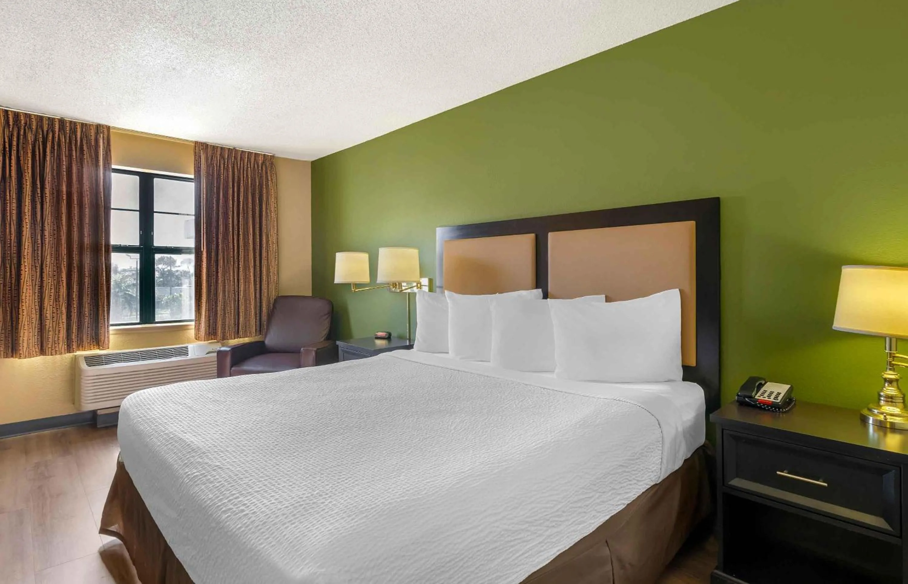 Bedroom, Bed in Extended Stay America Suites - Houston - Westchase - Richmond