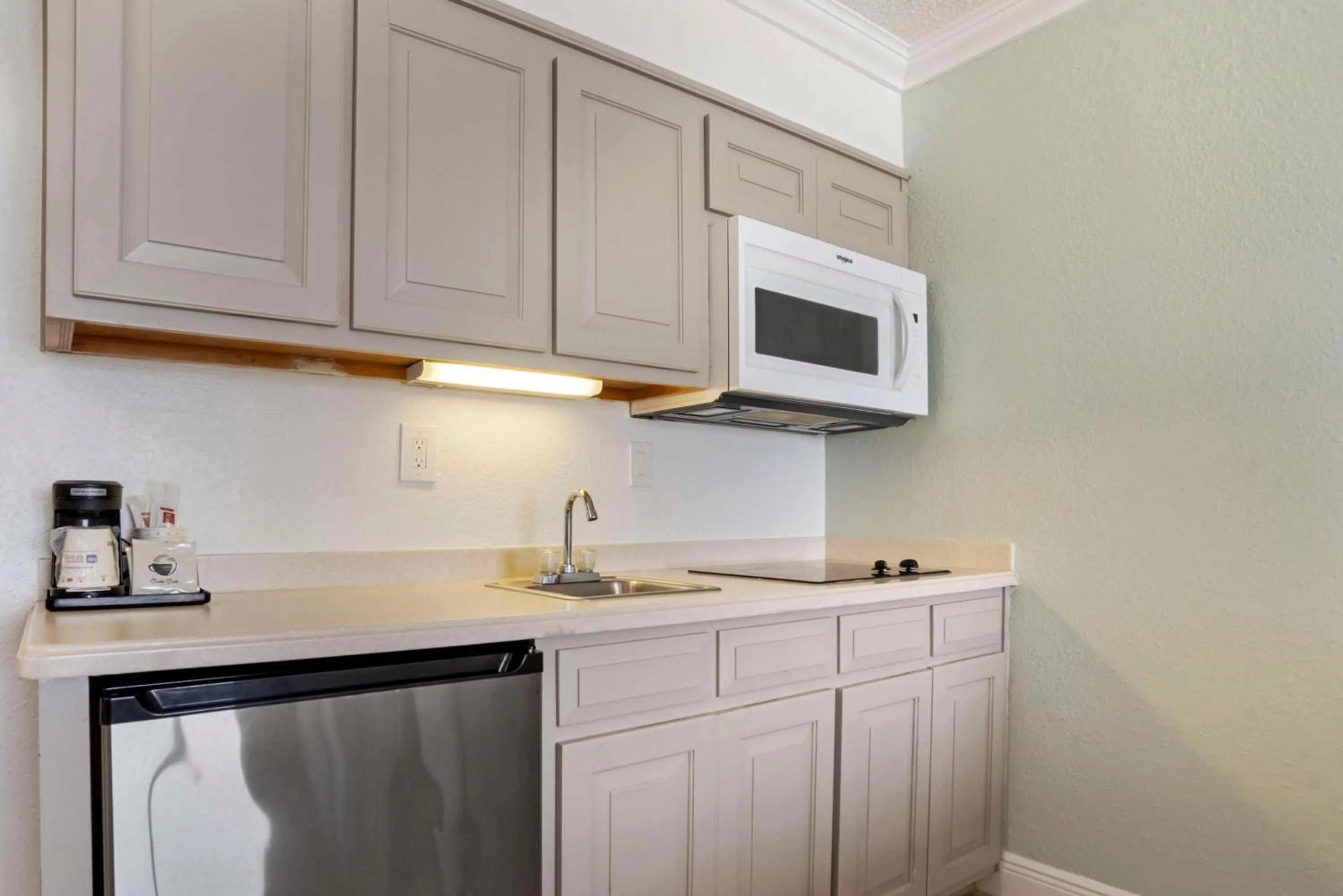 Bedroom in Best Western on the Beach