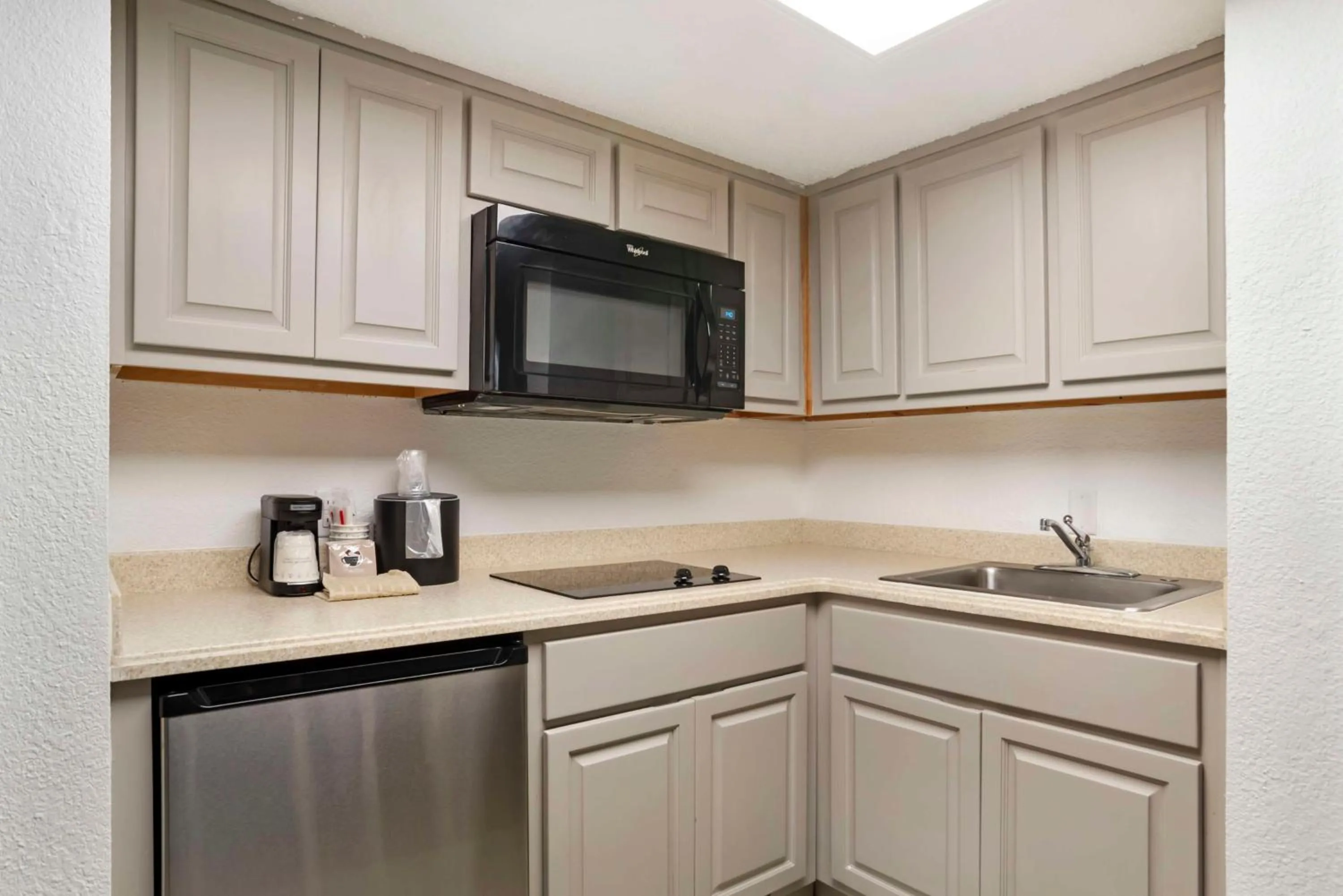 Bedroom in Best Western on the Beach