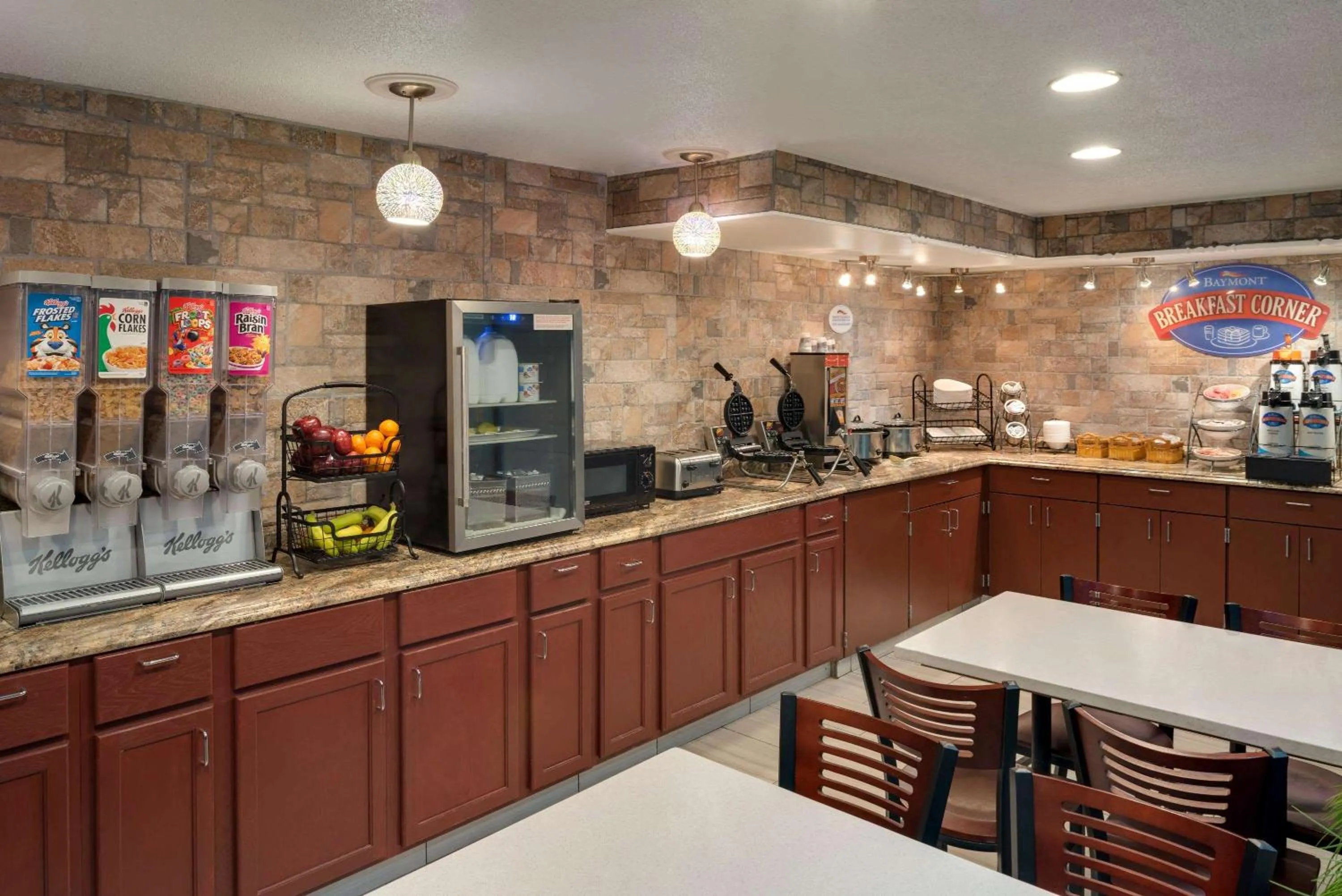 Restaurant/Places to Eat in Baymont by Wyndham Muncie Near Ball State University