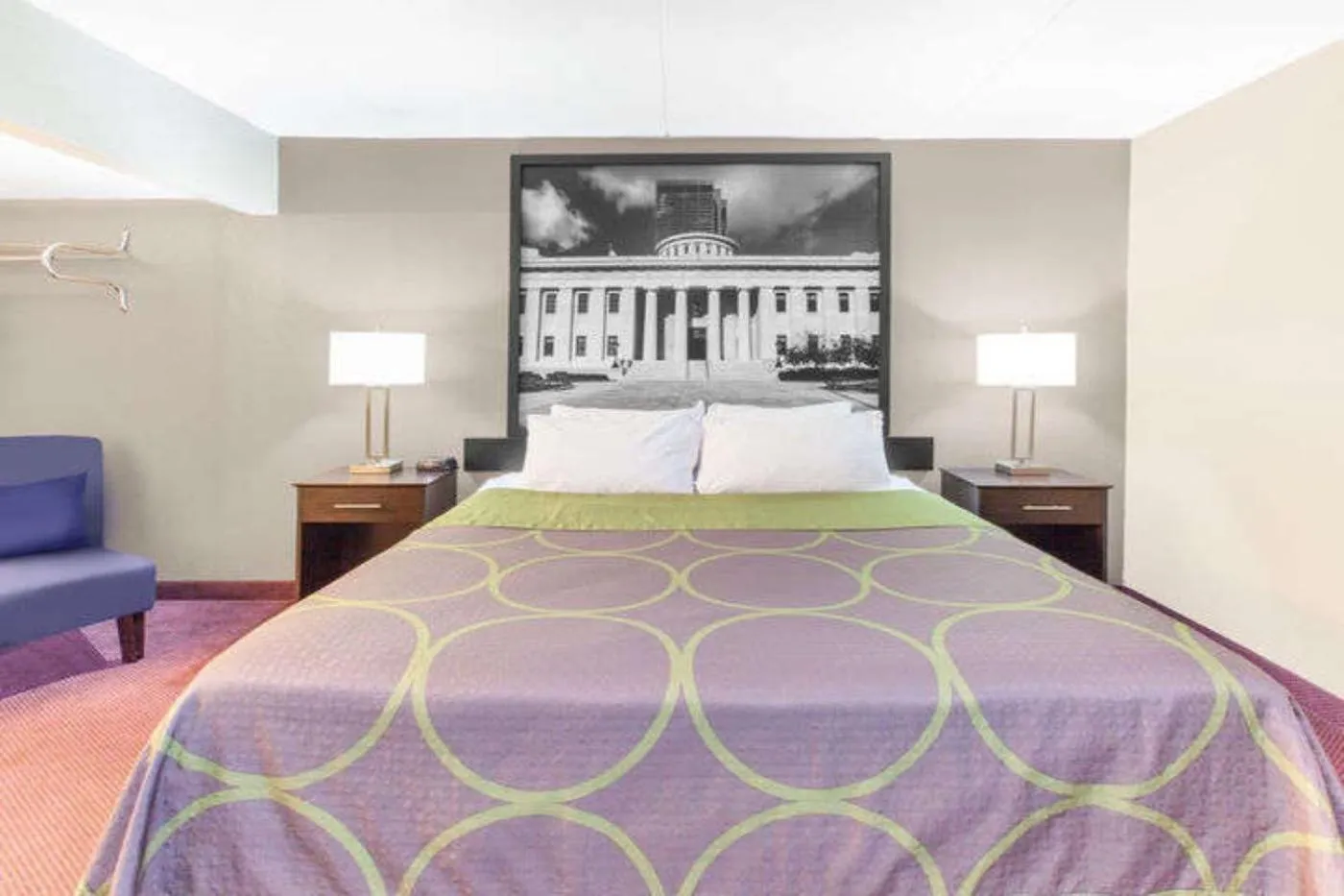 Decorative detail, Bed in Super 8 by Wyndham Millbury/Toledo