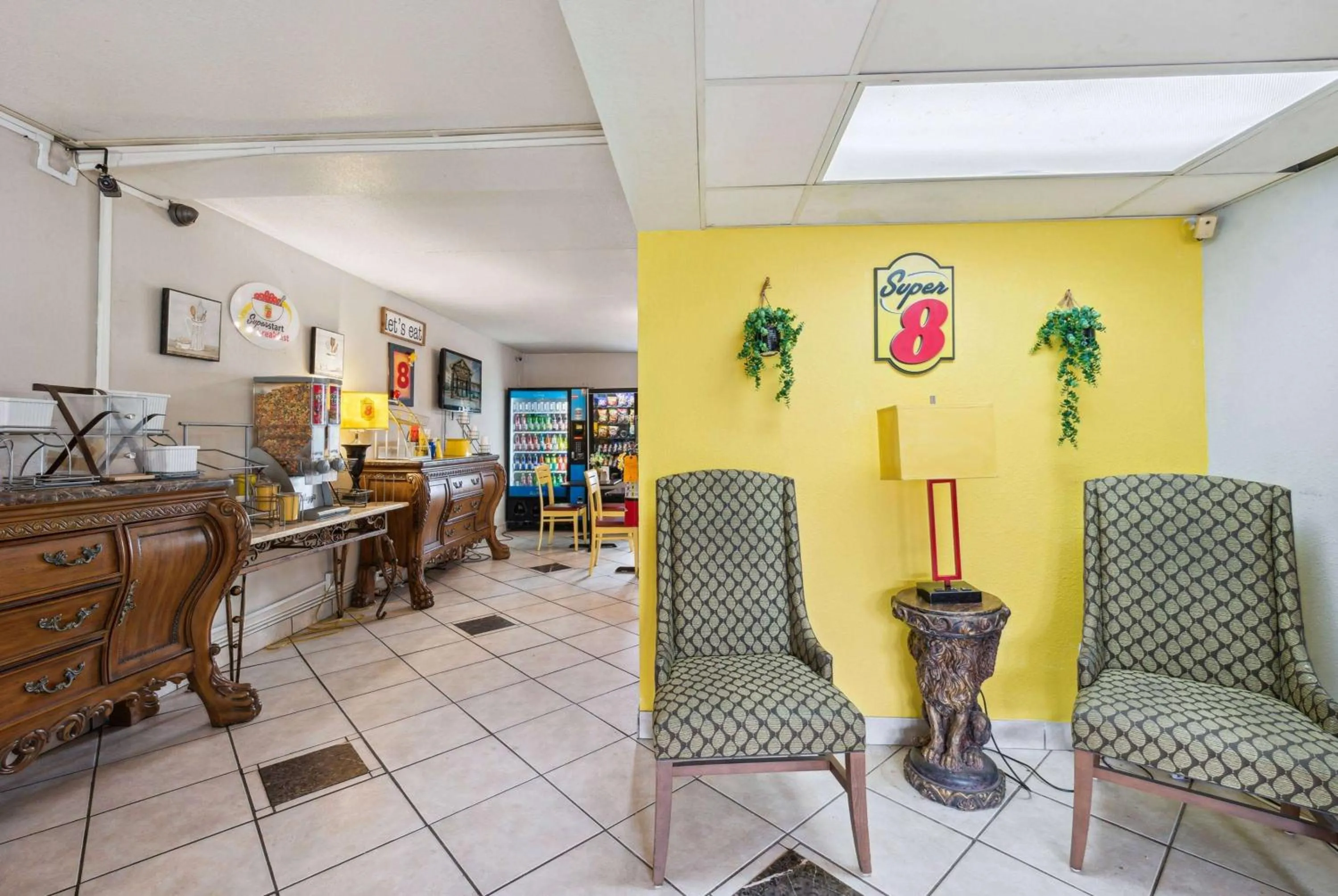 Lobby or reception in Super 8 by Wyndham Millbury/Toledo