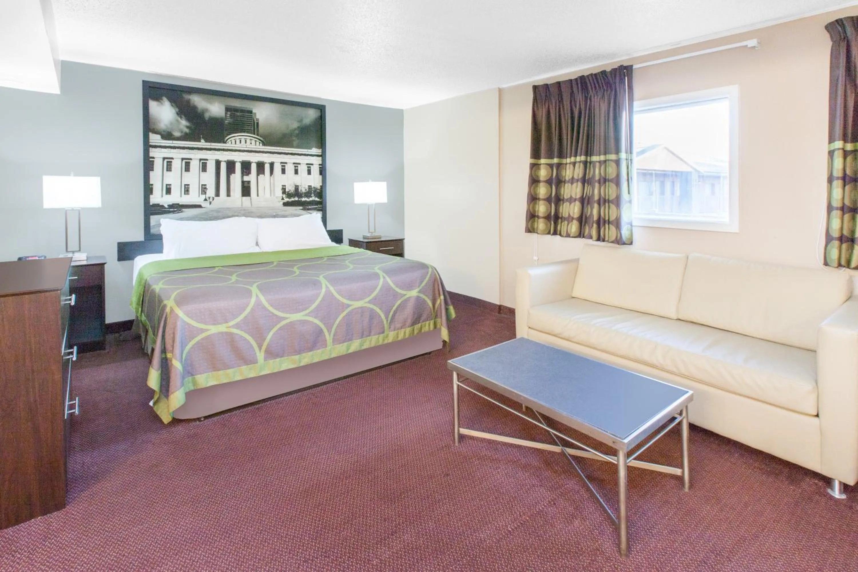 Photo of the whole room, Bed in Super 8 by Wyndham Millbury/Toledo