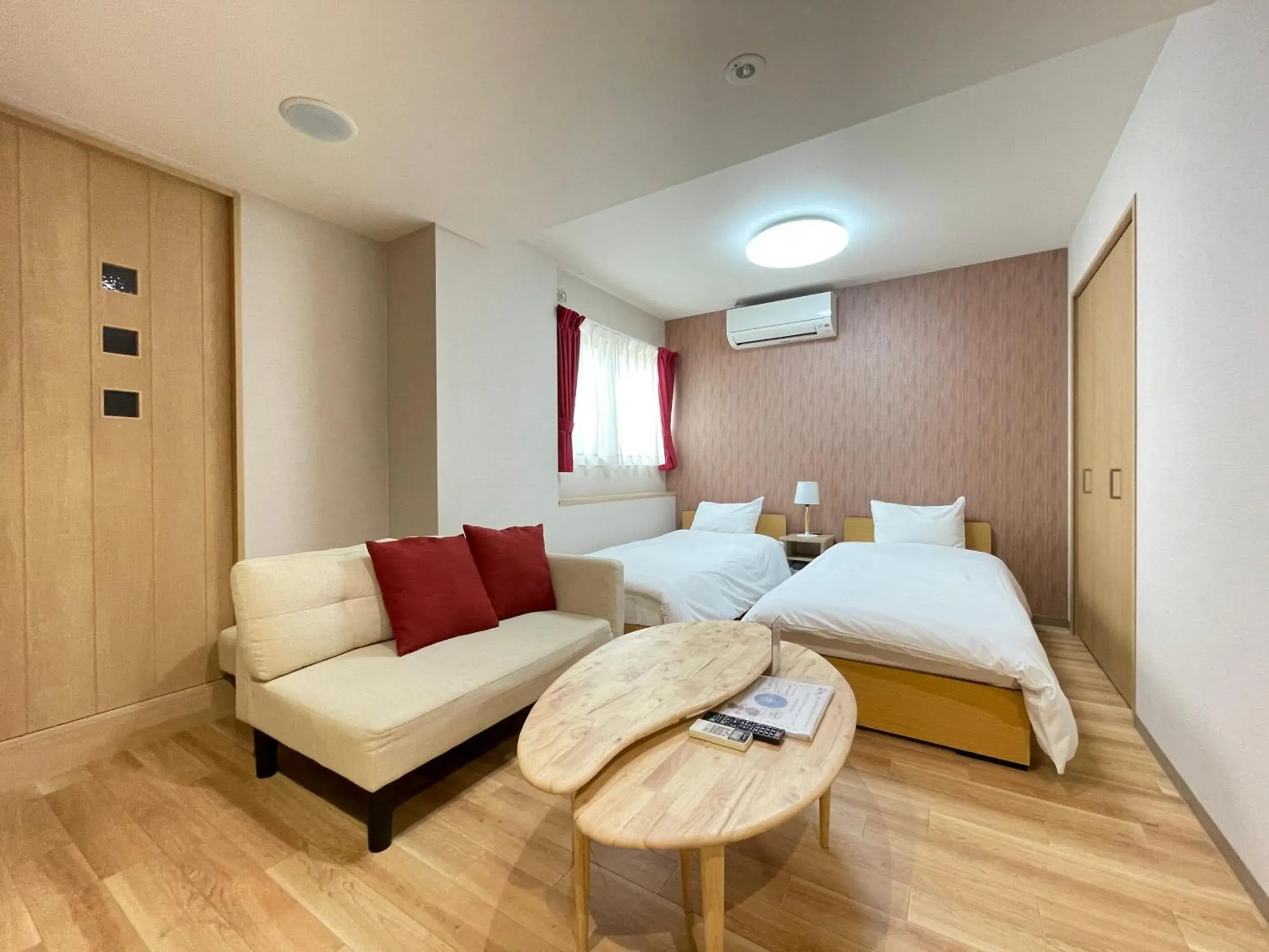 Standard Twin Room in Guest House Laule'a Tennoji Standard Twin Room in Guest House Laule'a Tennoji