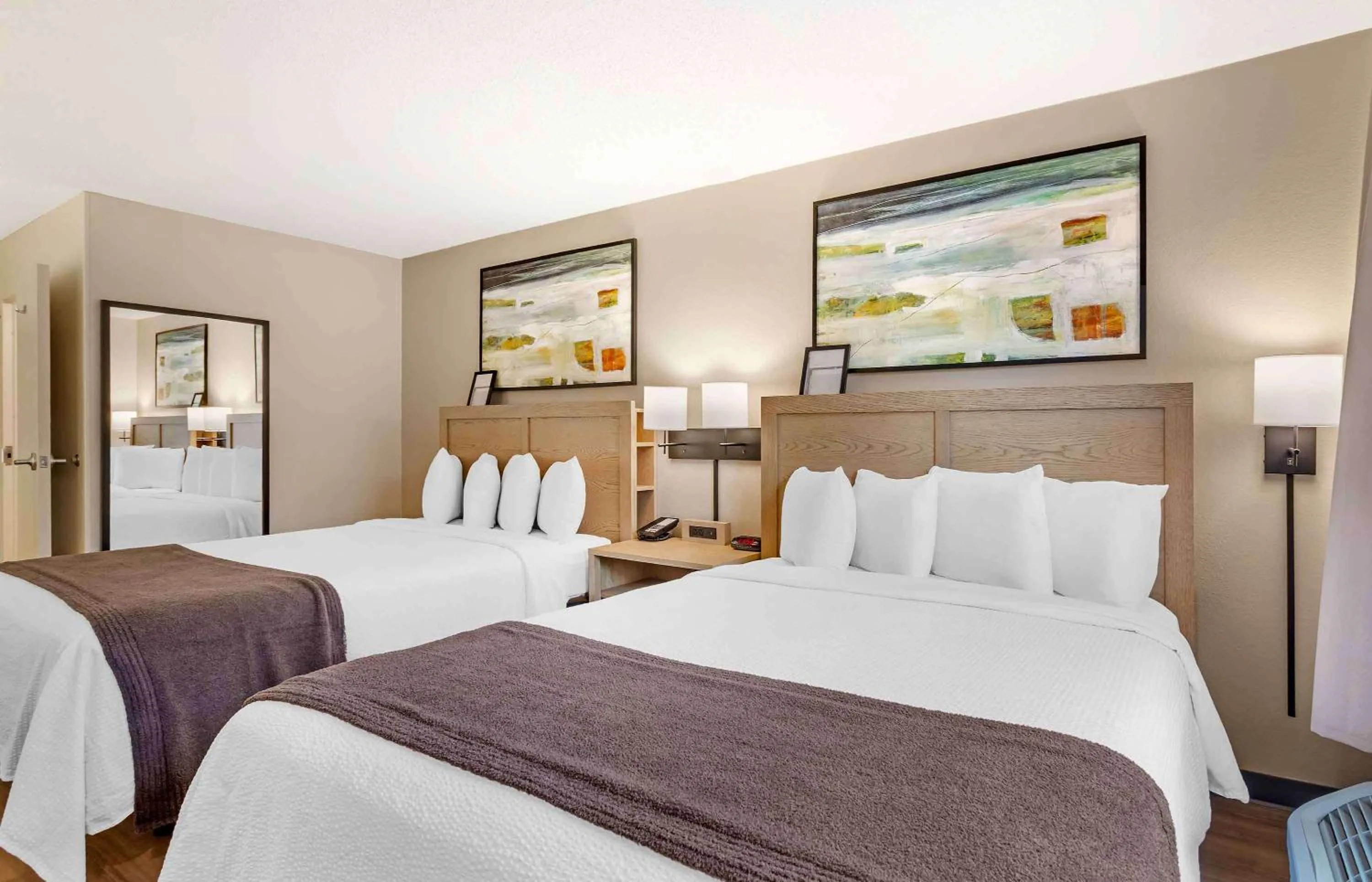 Bedroom, Bed in Extended Stay America Suites - Asheville - Tunnel Rd