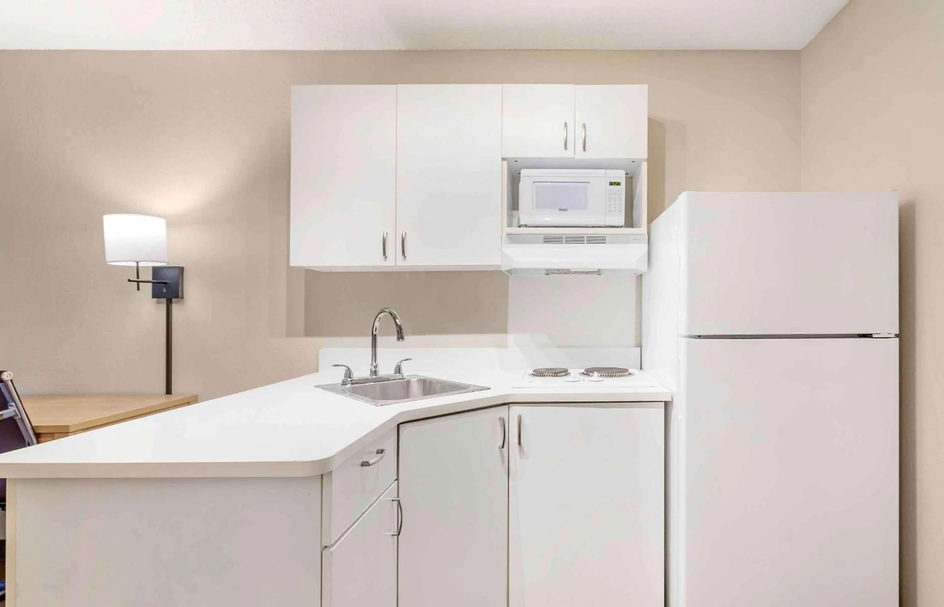 Kitchen or kitchenette in Extended Stay America Suites - Asheville - Tunnel Rd