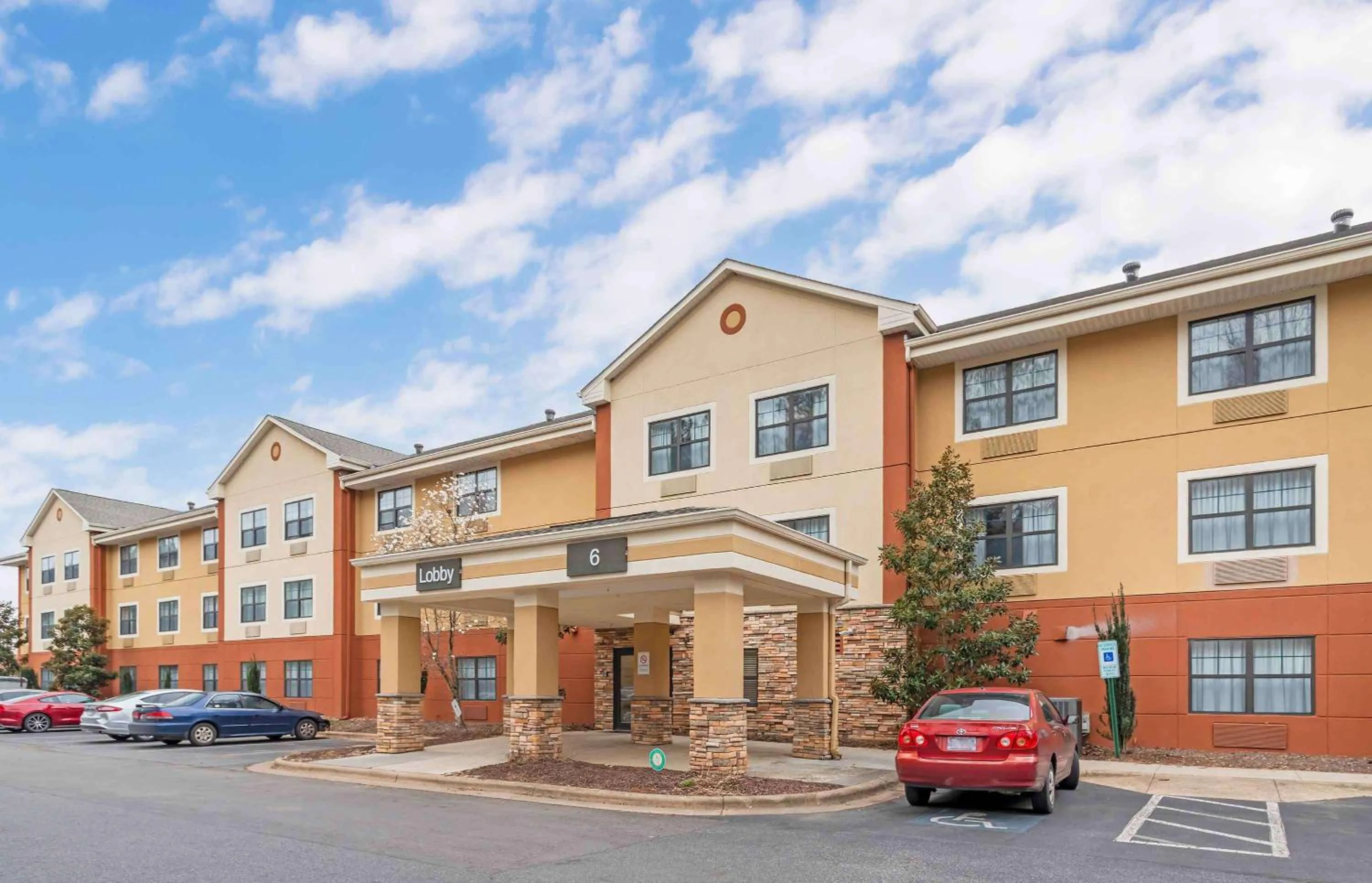 Property building in Extended Stay America Suites - Asheville - Tunnel Rd