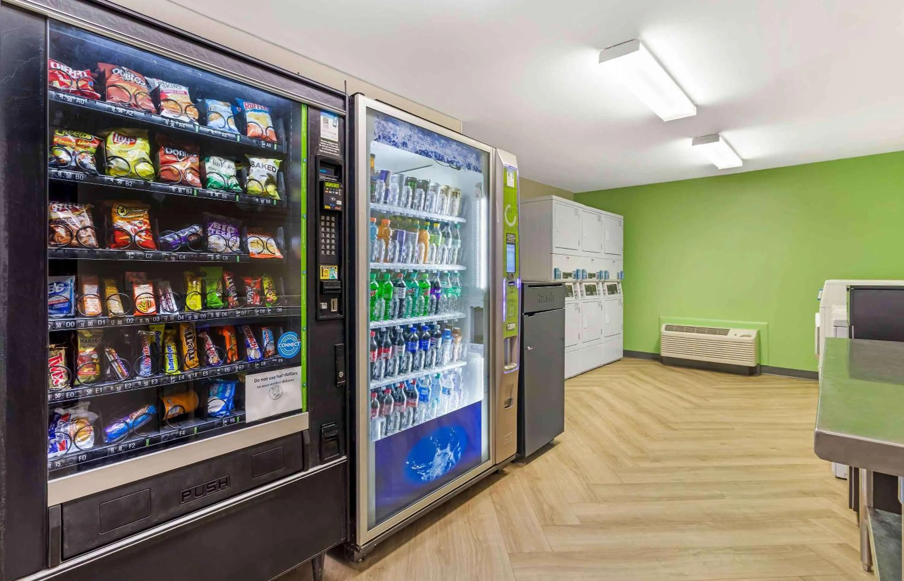 Property building in Extended Stay America Suites - Asheville - Tunnel Rd