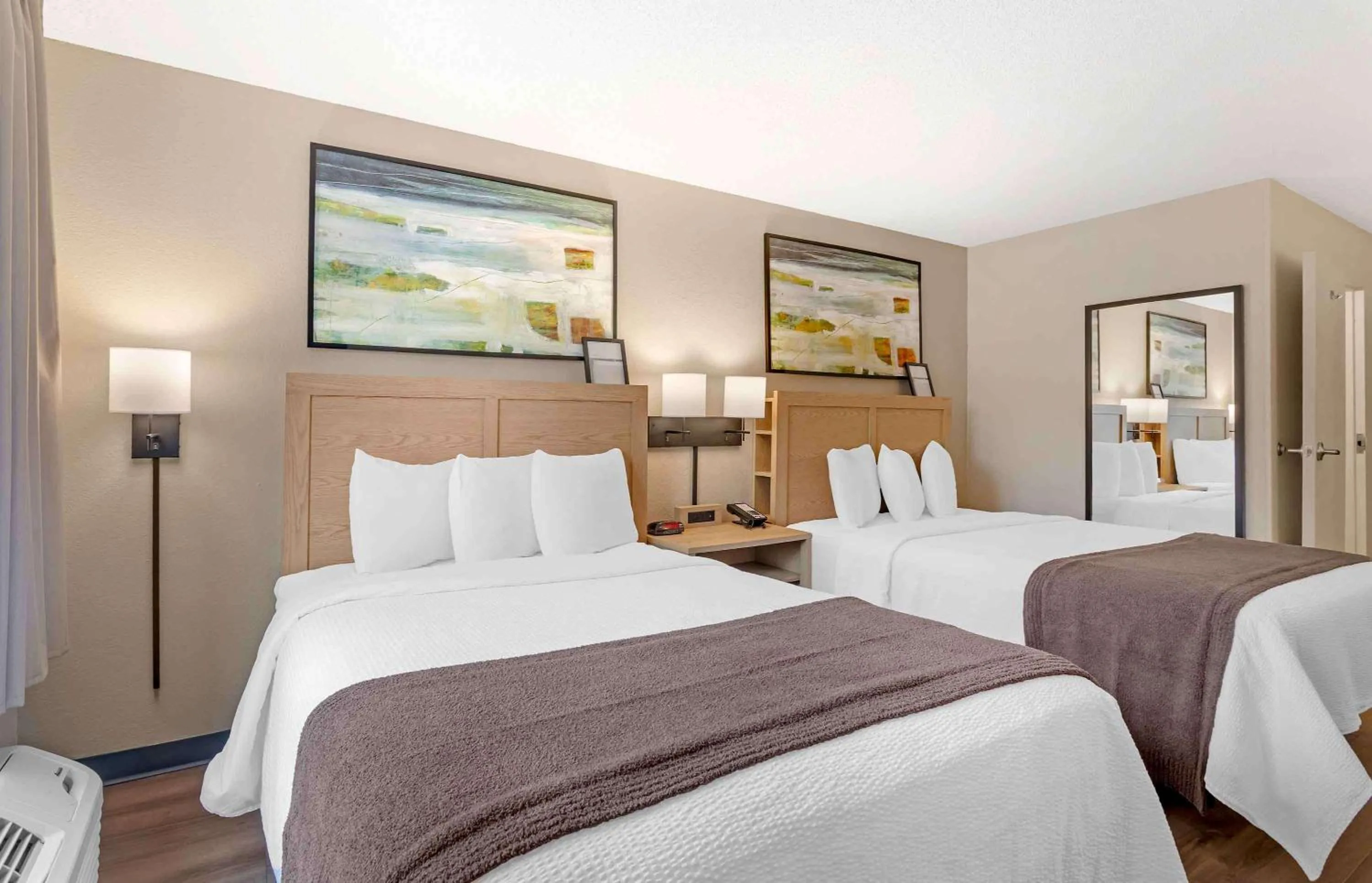 Bedroom, Bed in Extended Stay America Suites - Asheville - Tunnel Rd