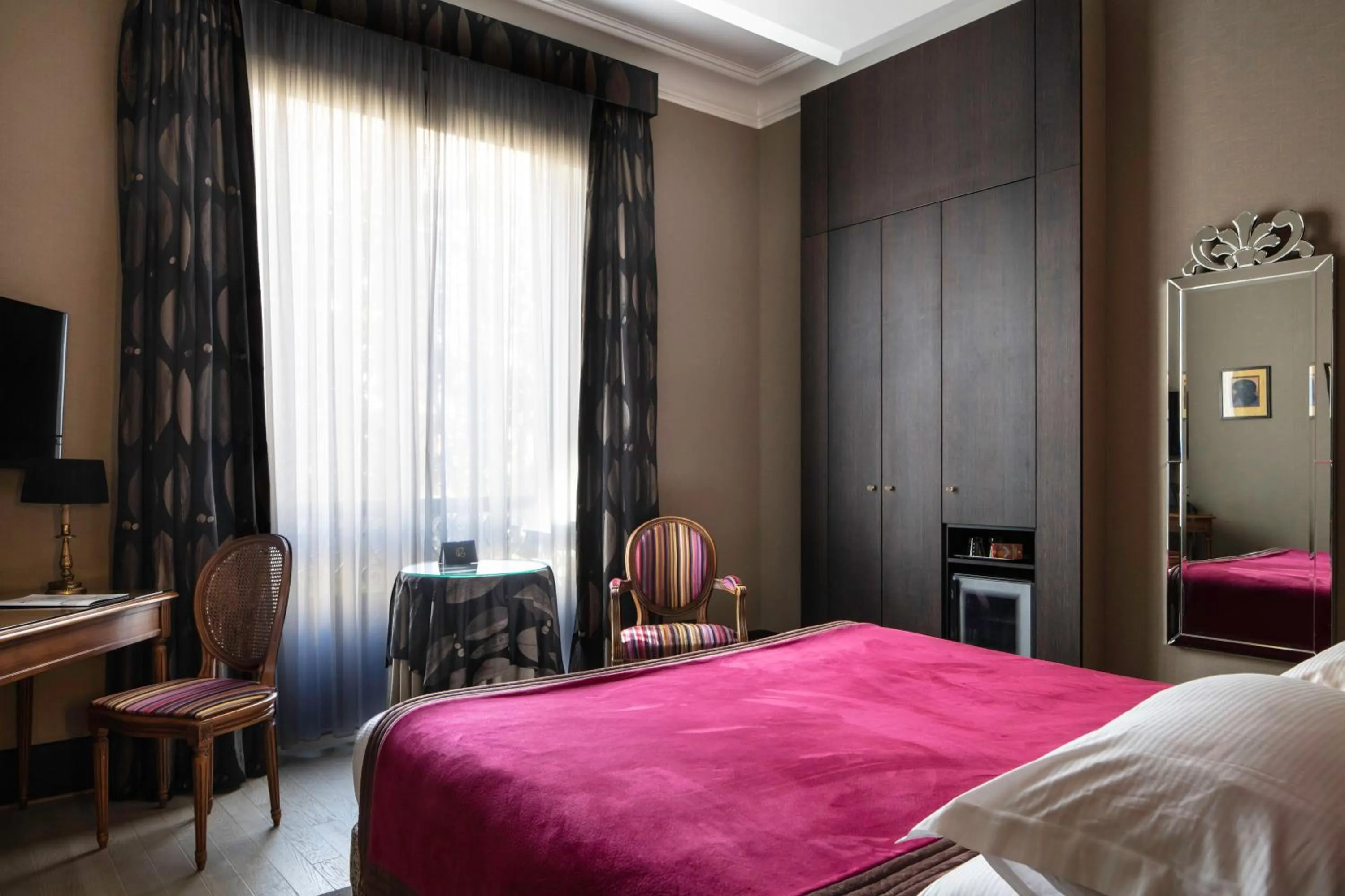 Photo of the whole room, Bed in Hôtel Regent's Garden - Astotel