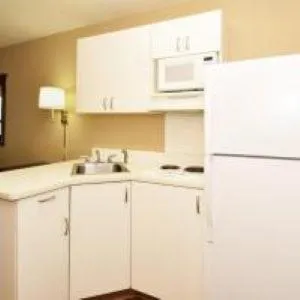 Kitchen or kitchenette in Suburban Studios Exton - Philadelphia Great Valley