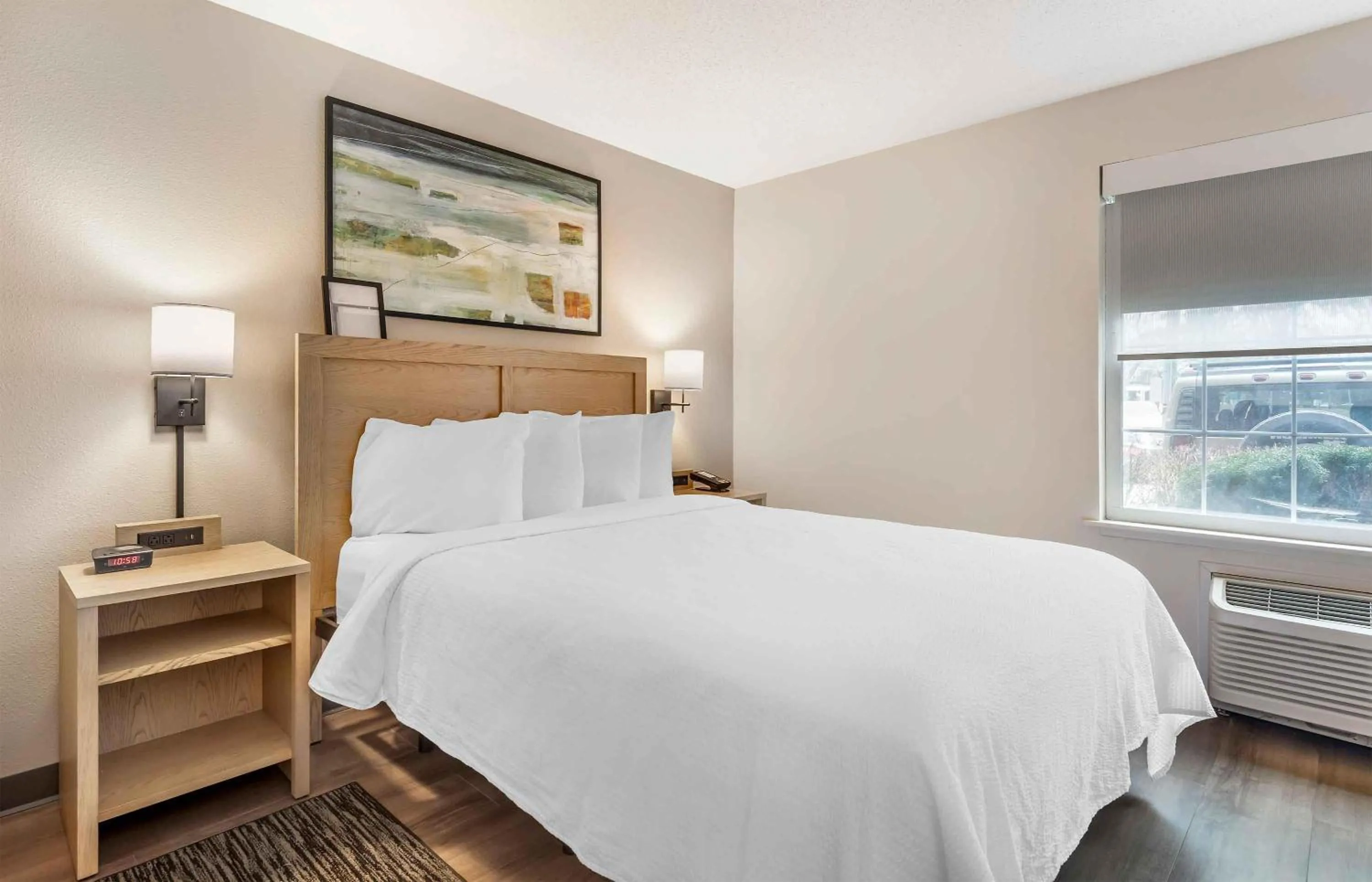 Bedroom, Bed in Extended Stay America Suites - Seattle - Bothell - West