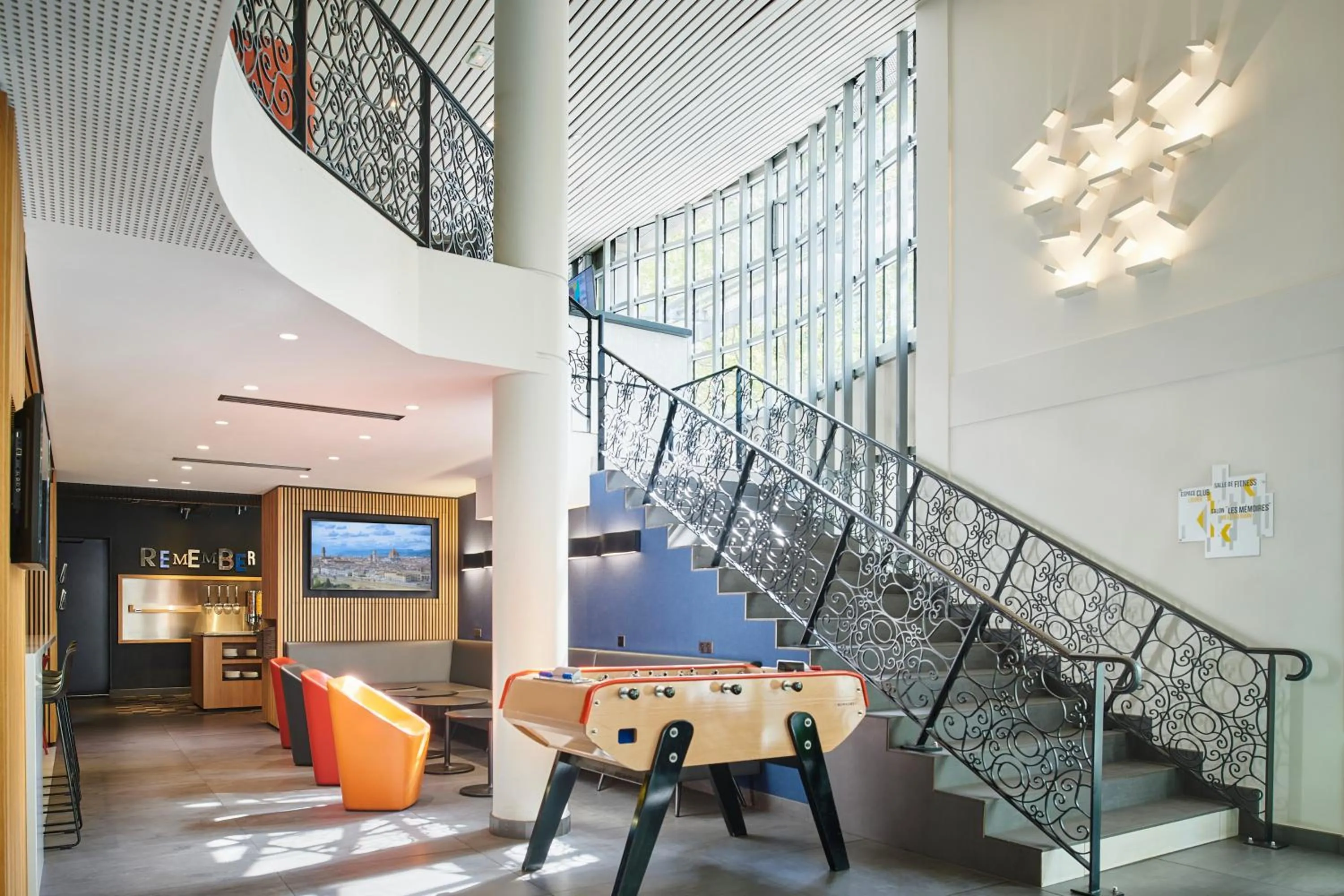 Lobby or reception in CAMPANILE PARIS 12 - Bercy Village