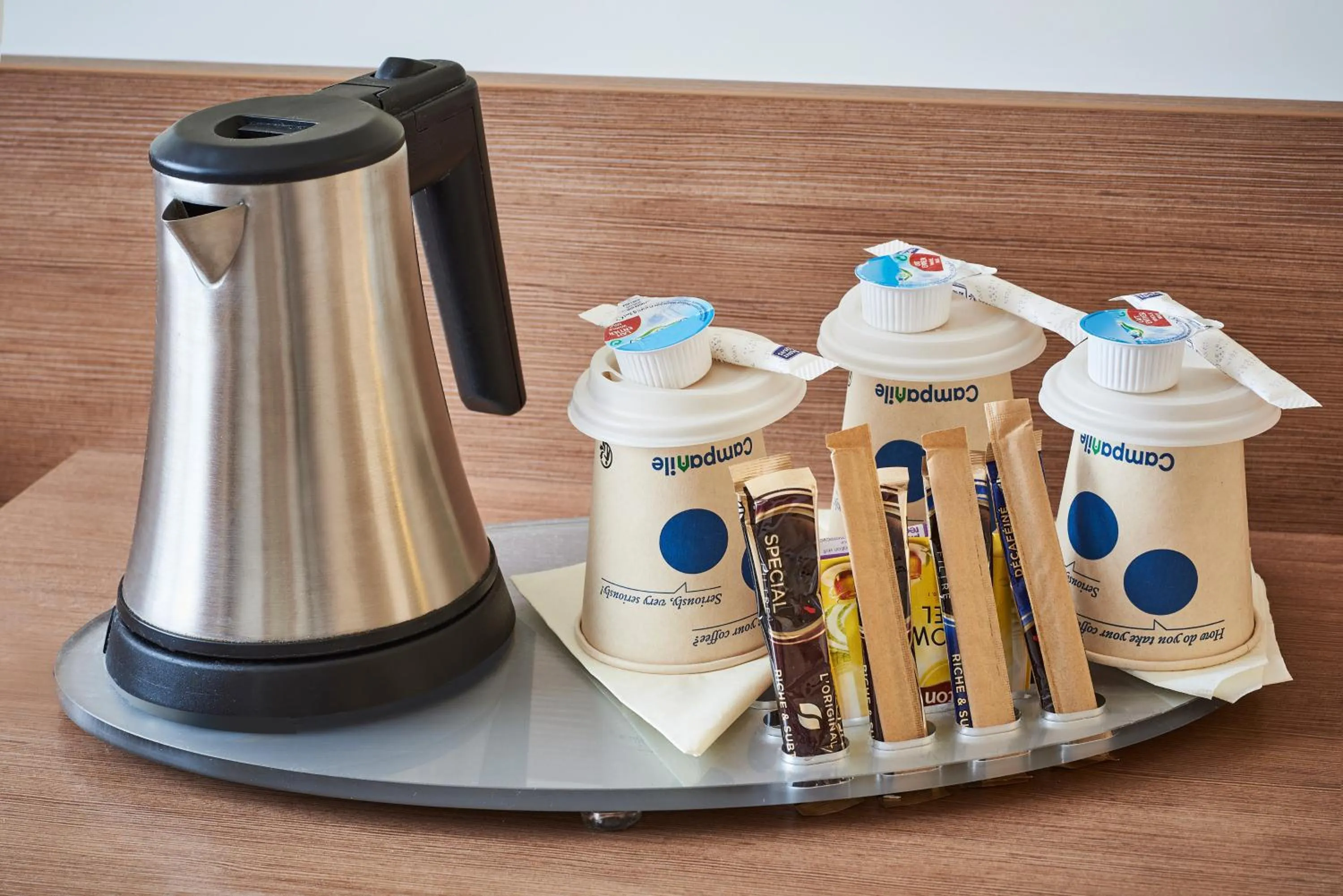 Coffee/tea facilities in CAMPANILE PARIS 12 - Bercy Village