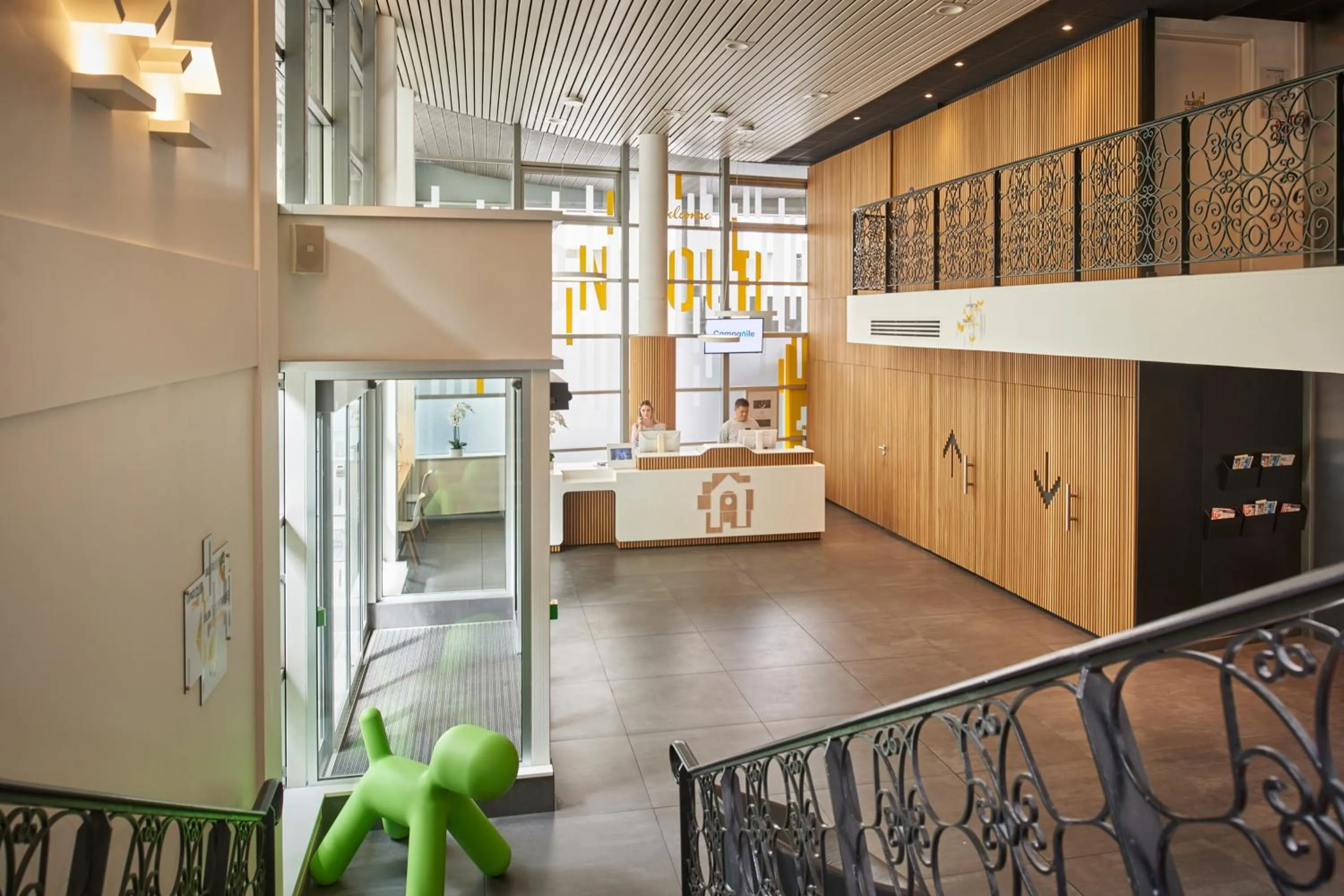 Lobby or reception in CAMPANILE PARIS 12 - Bercy Village