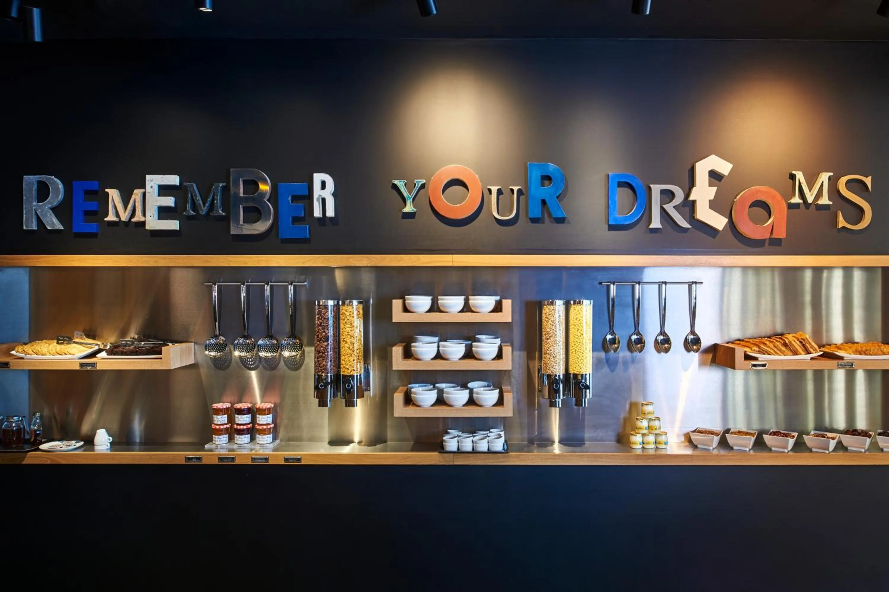 Breakfast in CAMPANILE PARIS 12 - Bercy Village