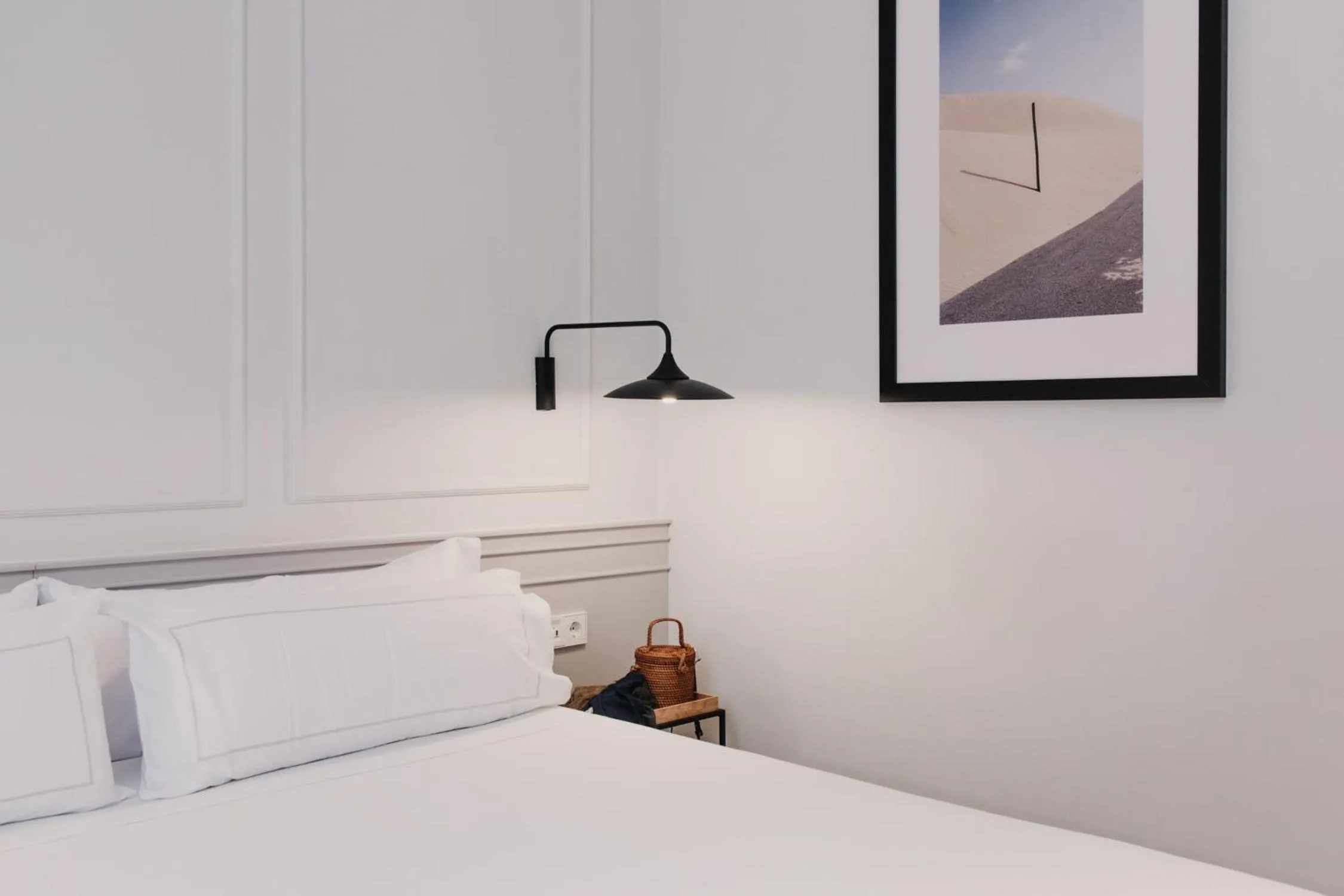 Photo of the whole room, Bed in Room Mate Collection Helen Berger