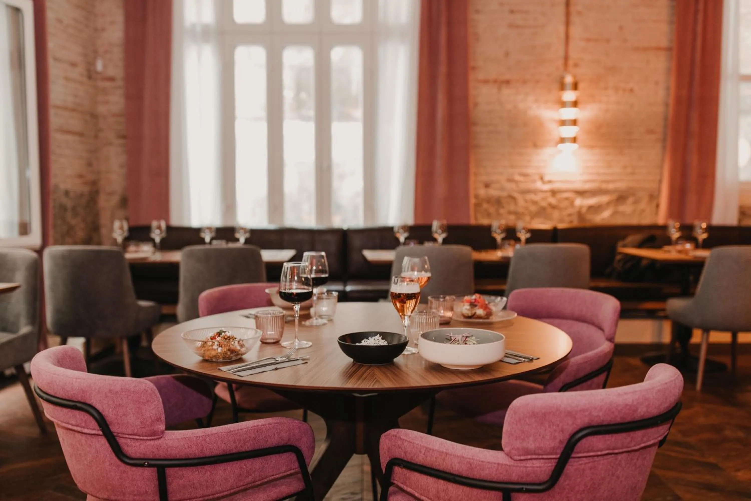 Restaurant/places to eat in Room Mate Collection Helen Berger