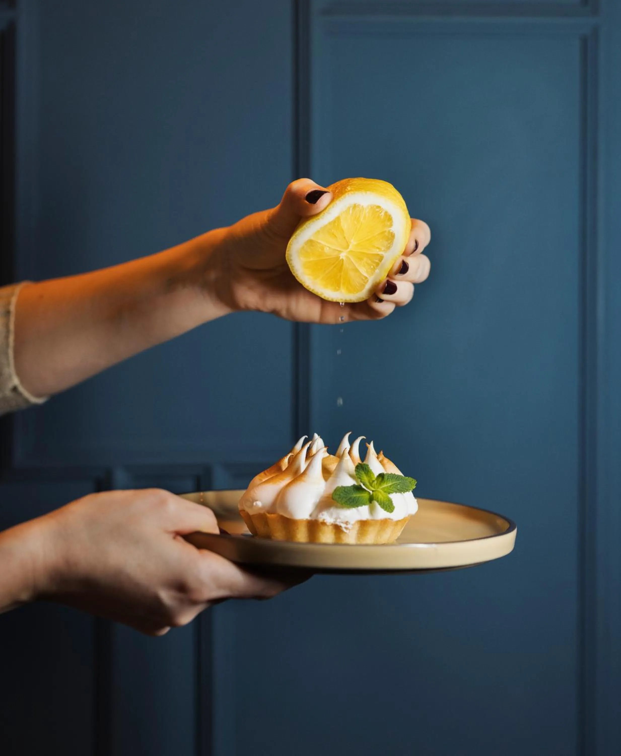 Food and drinks in Room Mate Collection Helen Berger